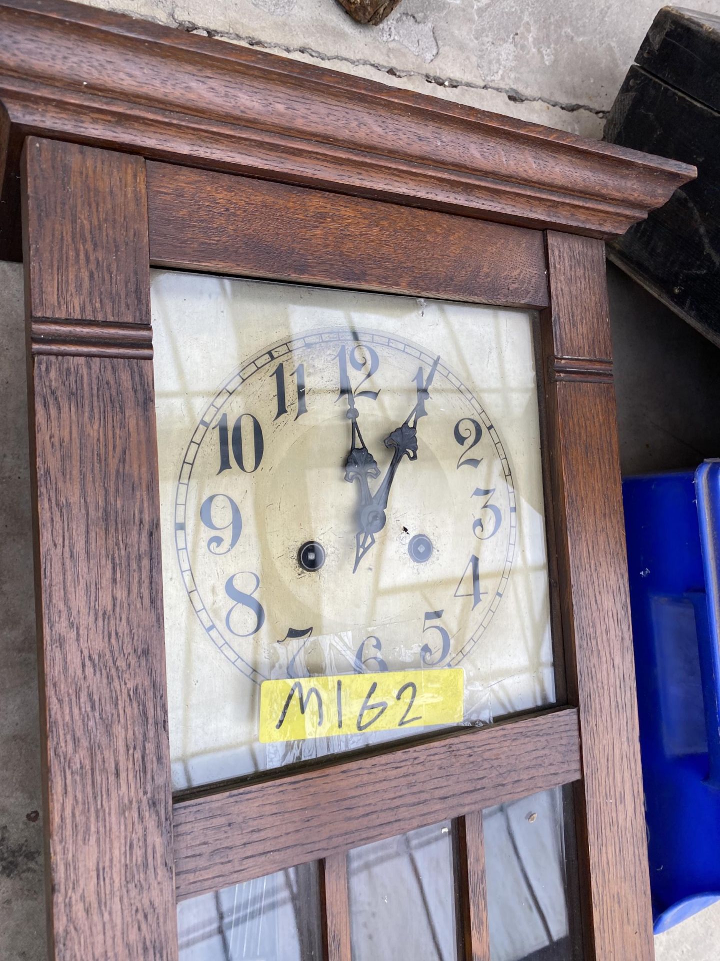 THREE VARIOUS WALL CLOCKS TO INCLUDE TWO CHIMING AND ONE QUARTZ - Image 4 of 4