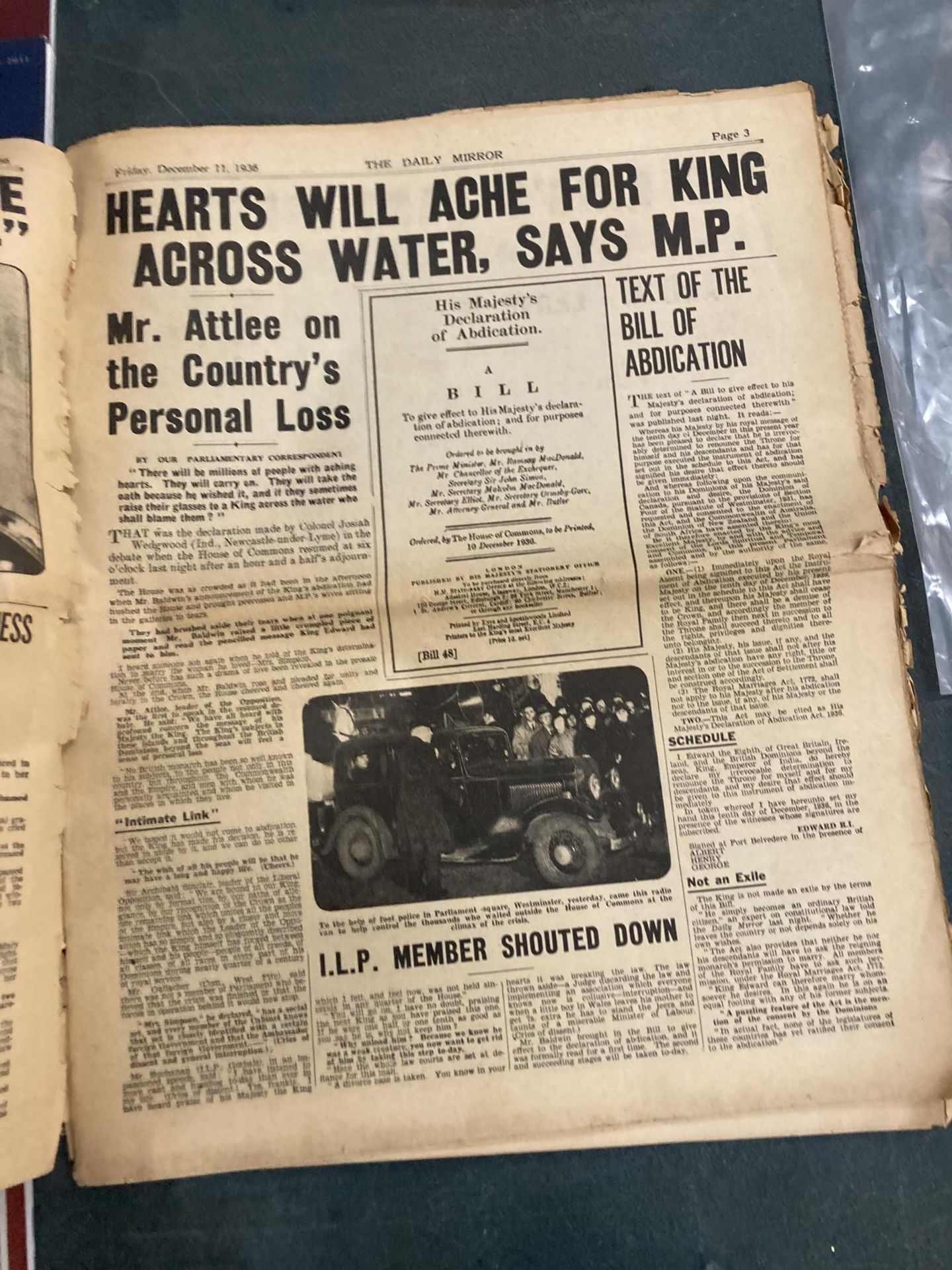 A GENUINE DAILY MIRROR 1936 KING'S ABDICATION ISSUE - Image 2 of 2