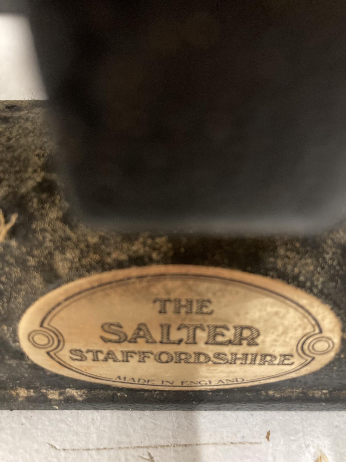 TWO SETS OF VINTAGE WEIGHING SCALES - SALTER AND VIKING AND WEIGHTS - Image 2 of 4