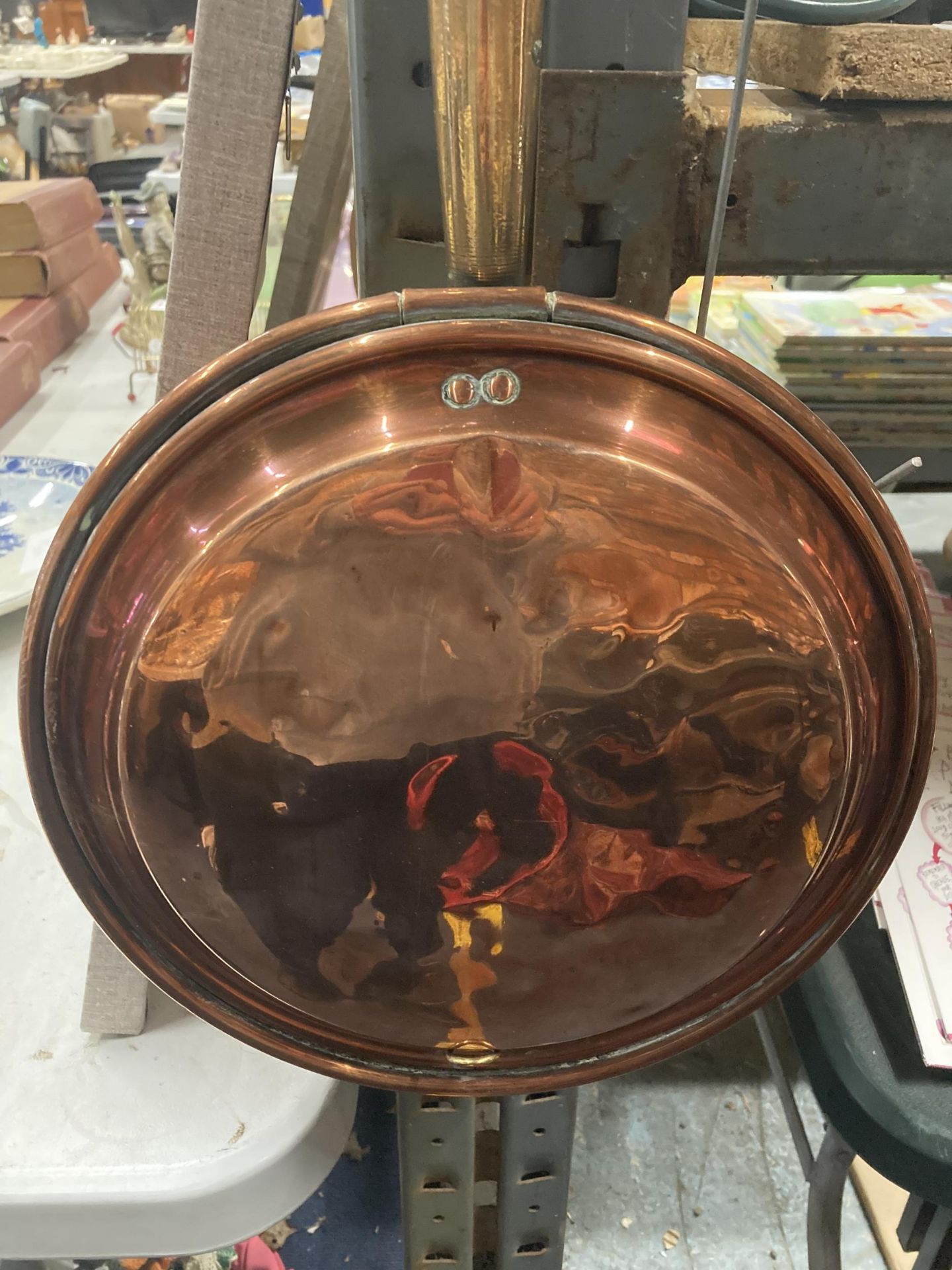 A VINTAGE COPPER WARMING PAN - Image 2 of 3