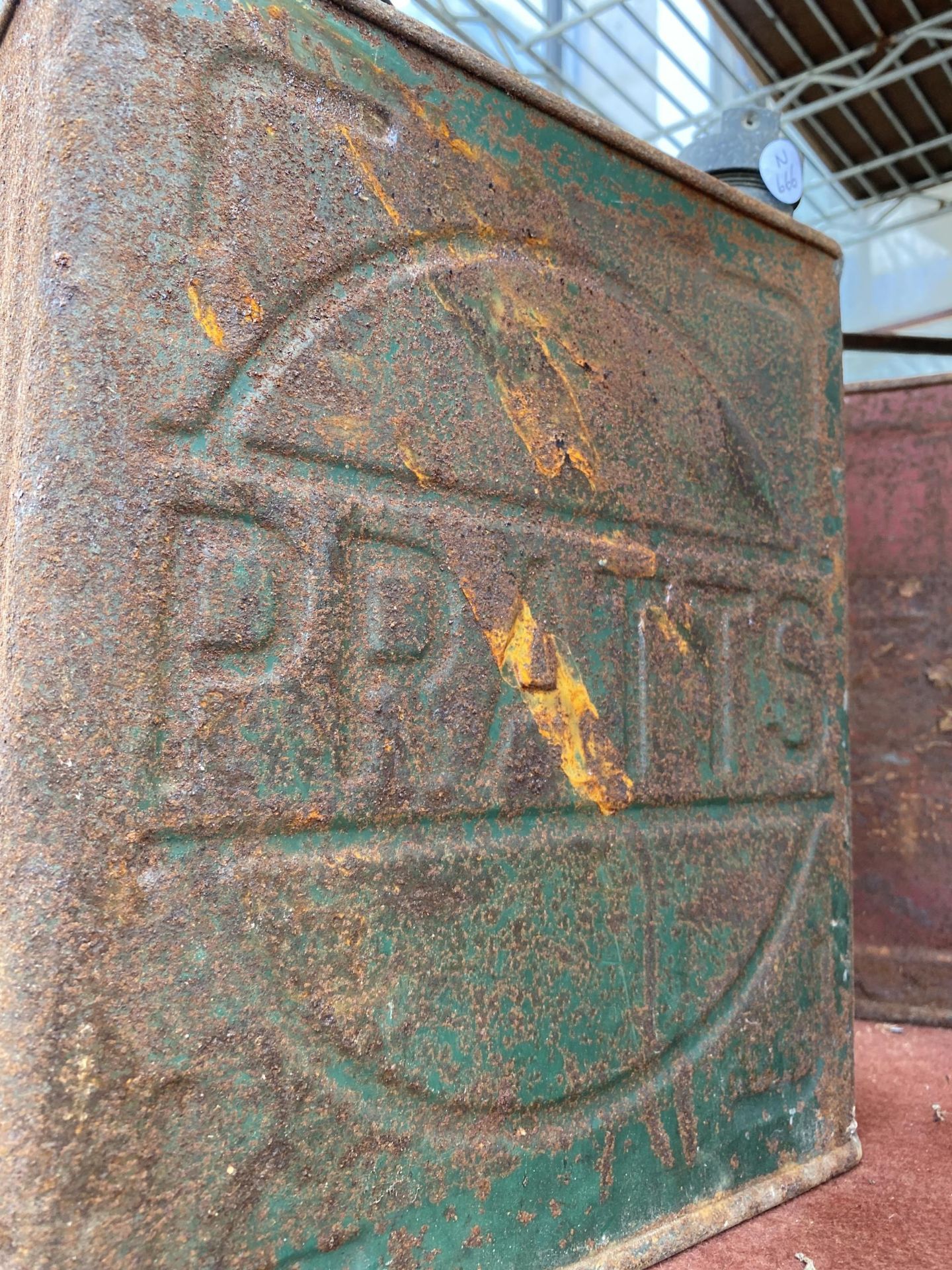 TWO VINTAGE FUEL CANS TO INCLUDE A PRATTS EXAMPLE, BOTH WITH BRASS CAP PRESENT - Bild 2 aus 3