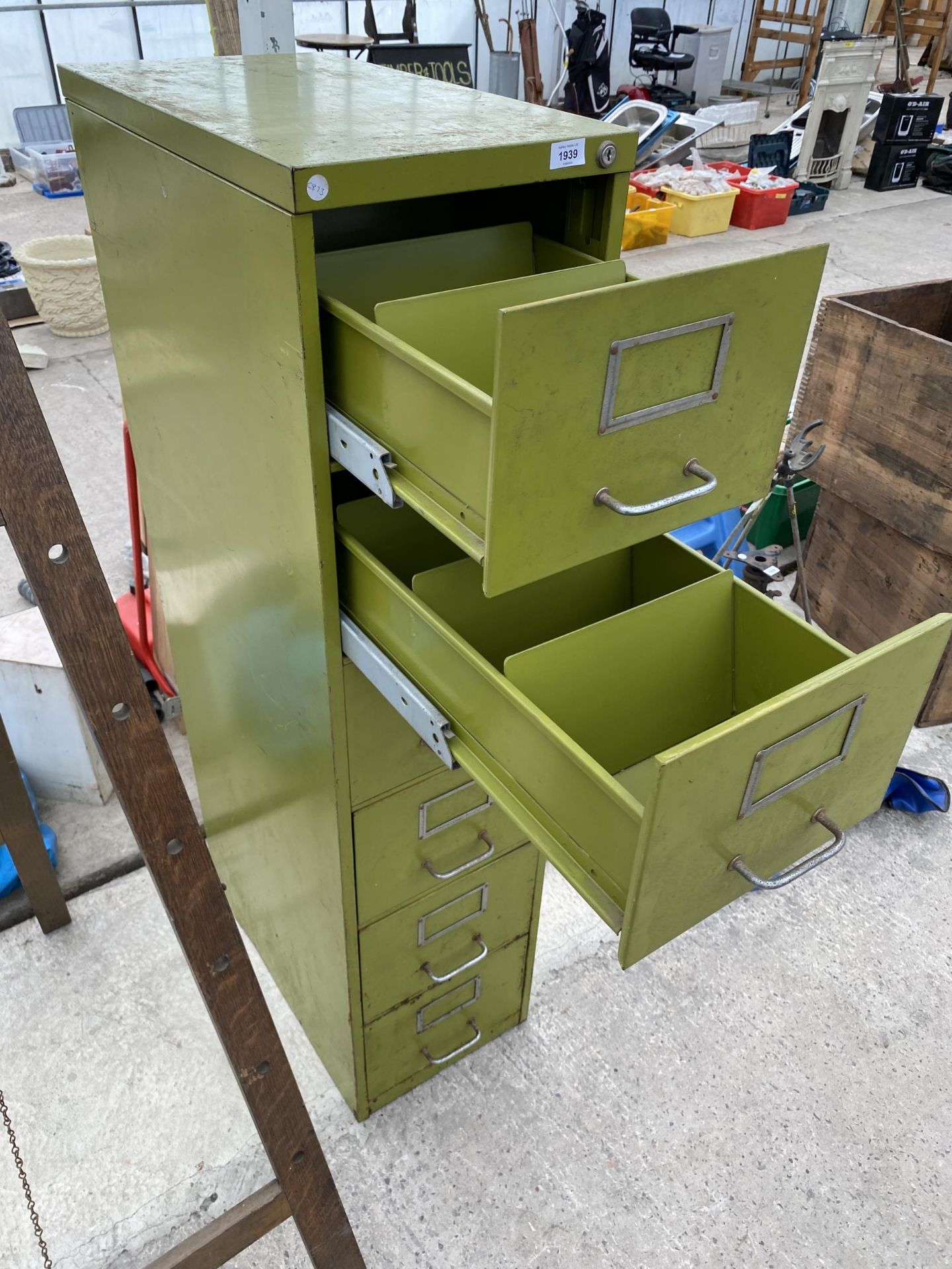 A VINTAGE METAL SIX DRAWER FILING CABINET - Image 2 of 5