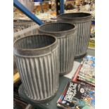 THREE VINTAGE STYLE DOLLY TUBS IN GRADUATING SIZES, THE LARGEST 36CM HIGH AND 30CM DIAMETER, THE