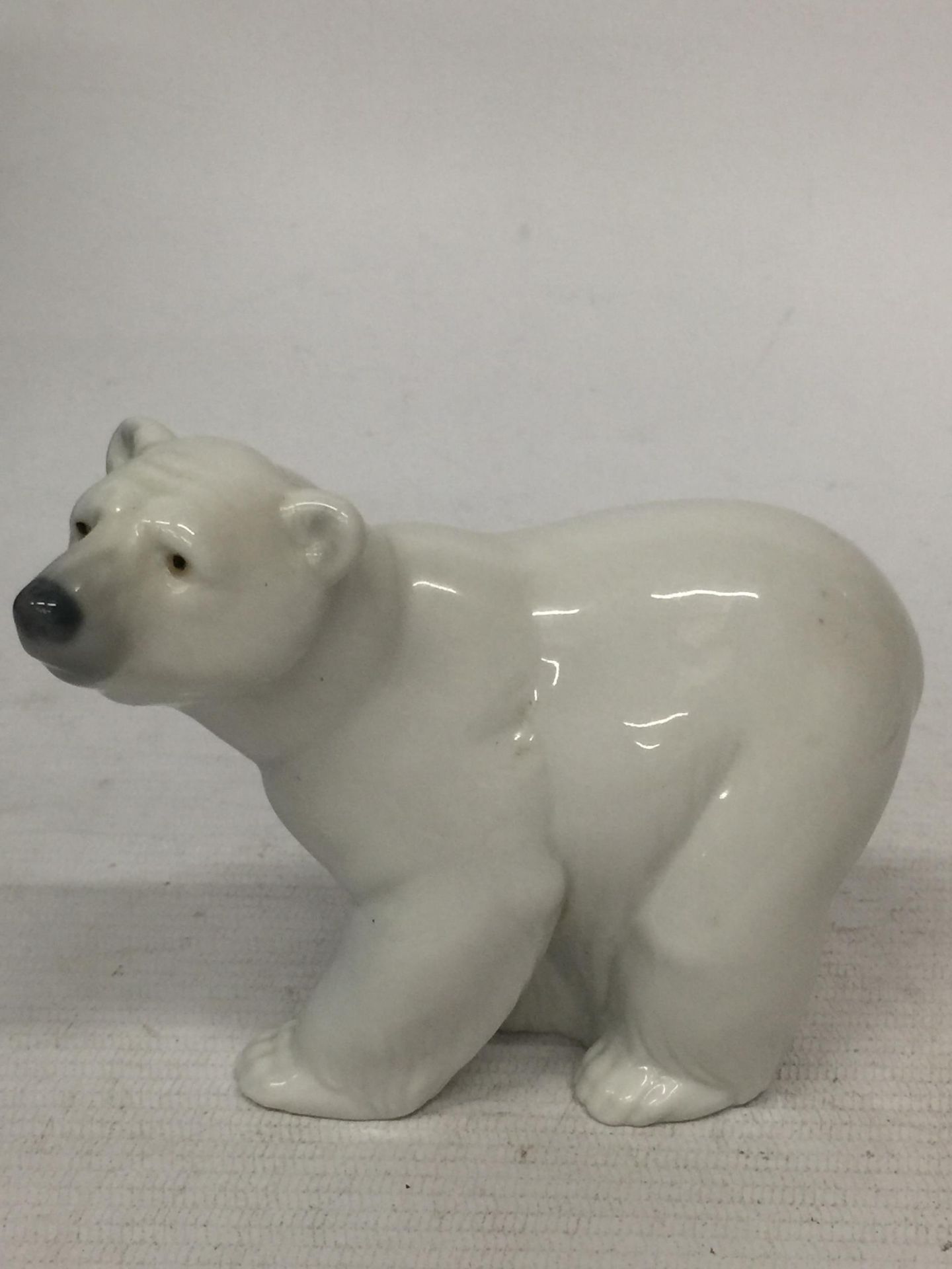 A LLADRO POLAR BEAR