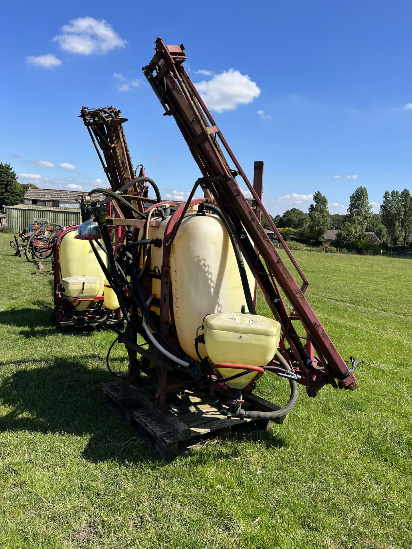 600 LT. CROP SPRAYER FOR SPARES AND REPAIRS + VAT - Image 3 of 3