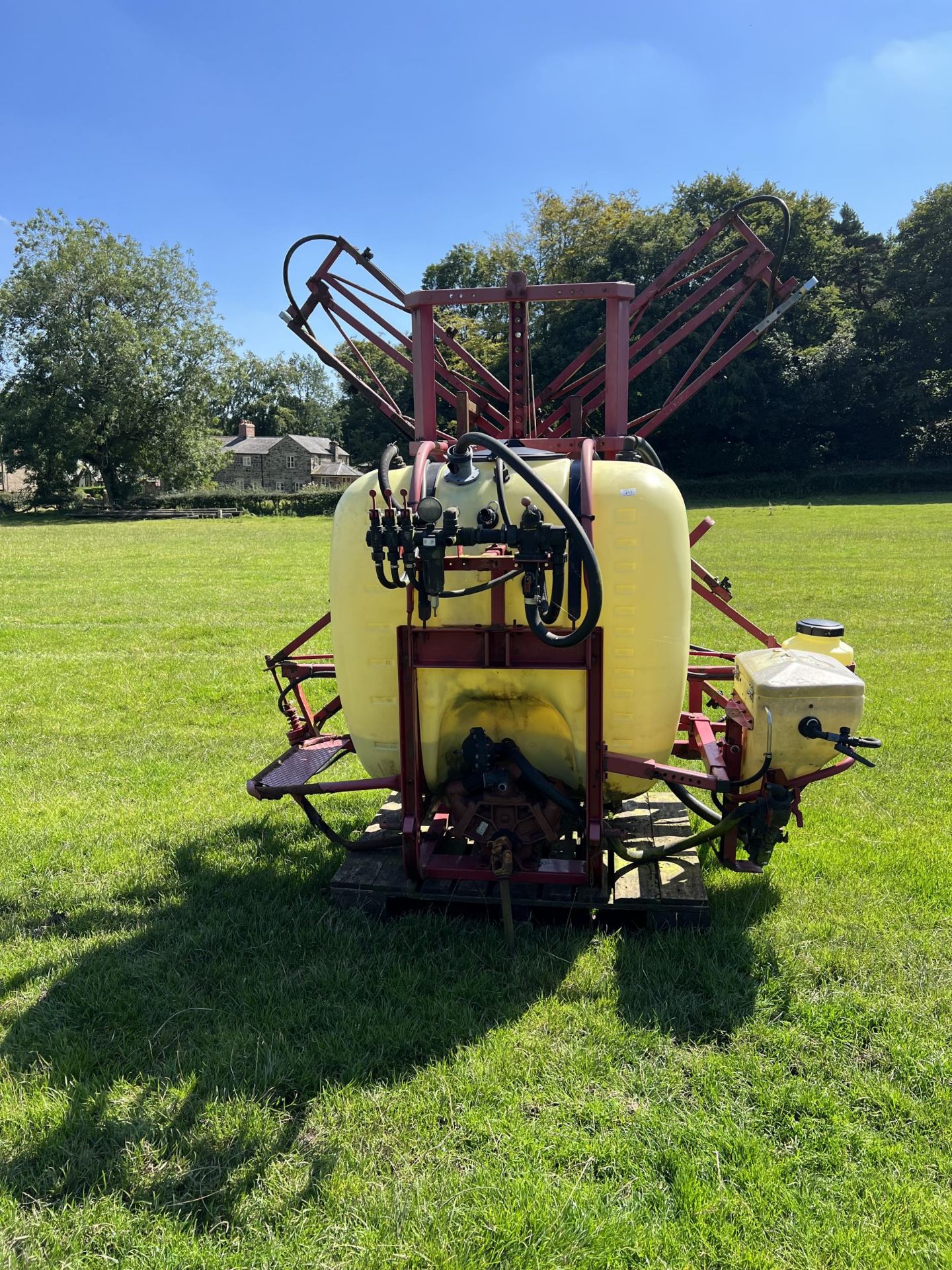 600 LT. CROP SPRAYER FOR SPARES AND REPAIRS + VAT