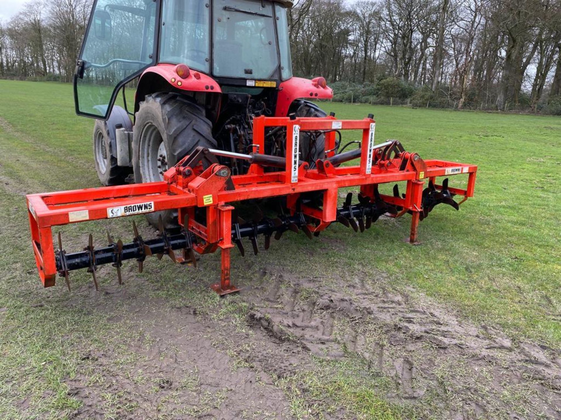 A BROWNS SLITMASTER 4 METRE HYDRAULIC FOLDING GRASS SLITTER WITH MANUAL + VAT - Image 3 of 9