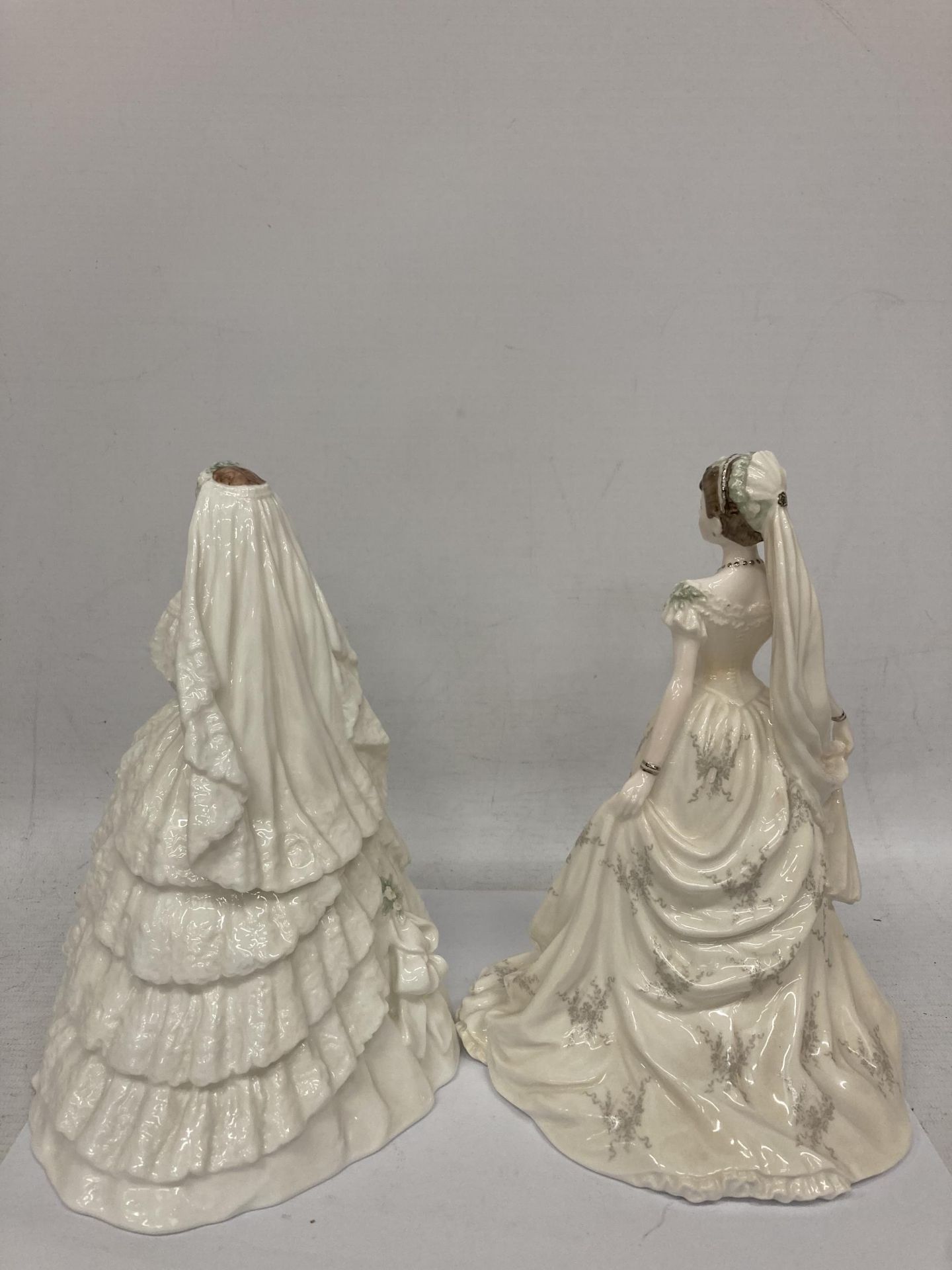 TWO COALPORT FIGURINES "PRINCESS ALEXANDRA" LIMITED EDITION 2884 OF 7500 AND "QUEEN MARY" LIMITED - Bild 3 aus 5