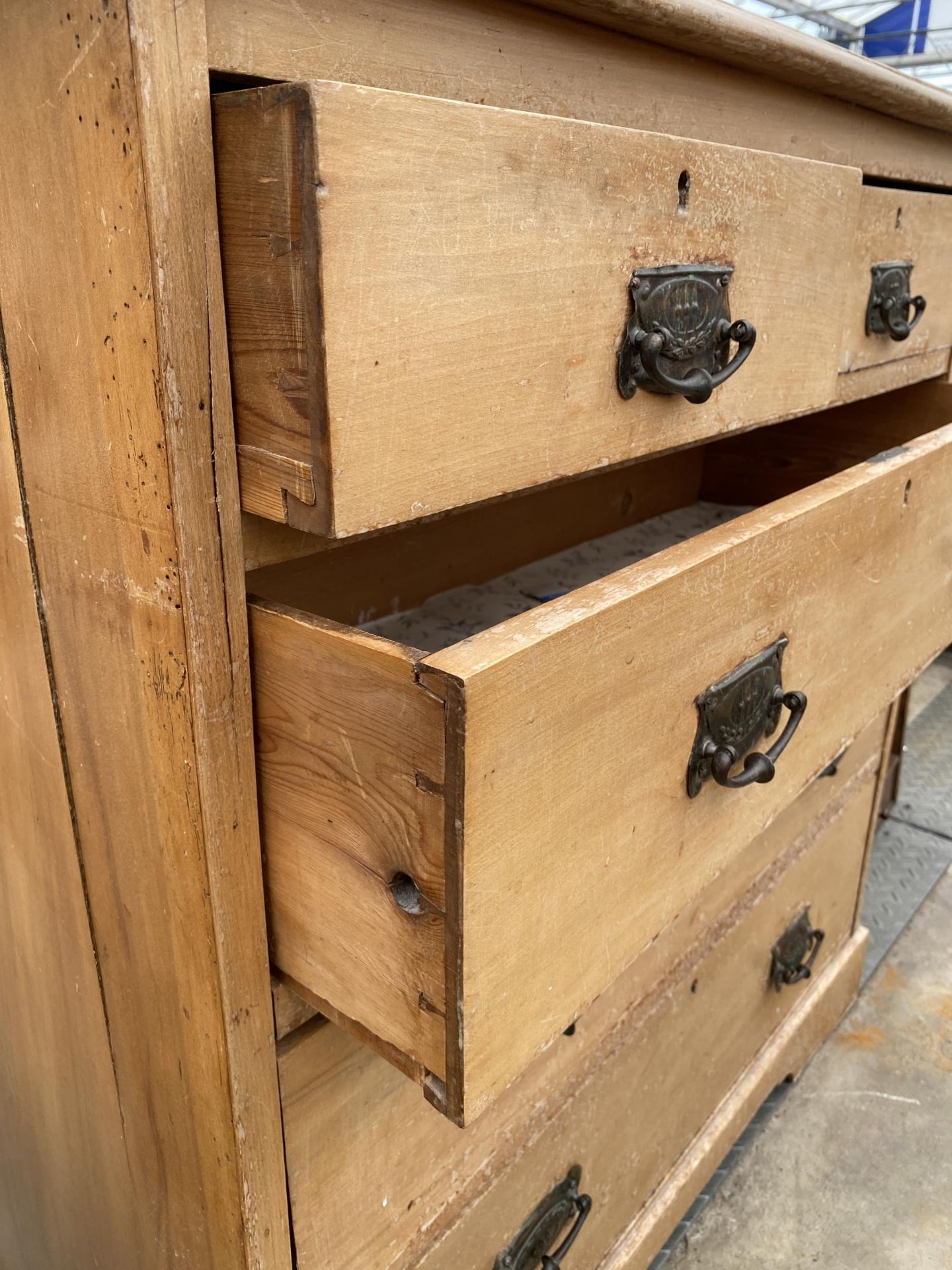 A VICTORIAN SATINWOOD CHEST OF TWO SHORT AND THREE LONG DRAWERS, 36" WIDE - Image 3 of 4