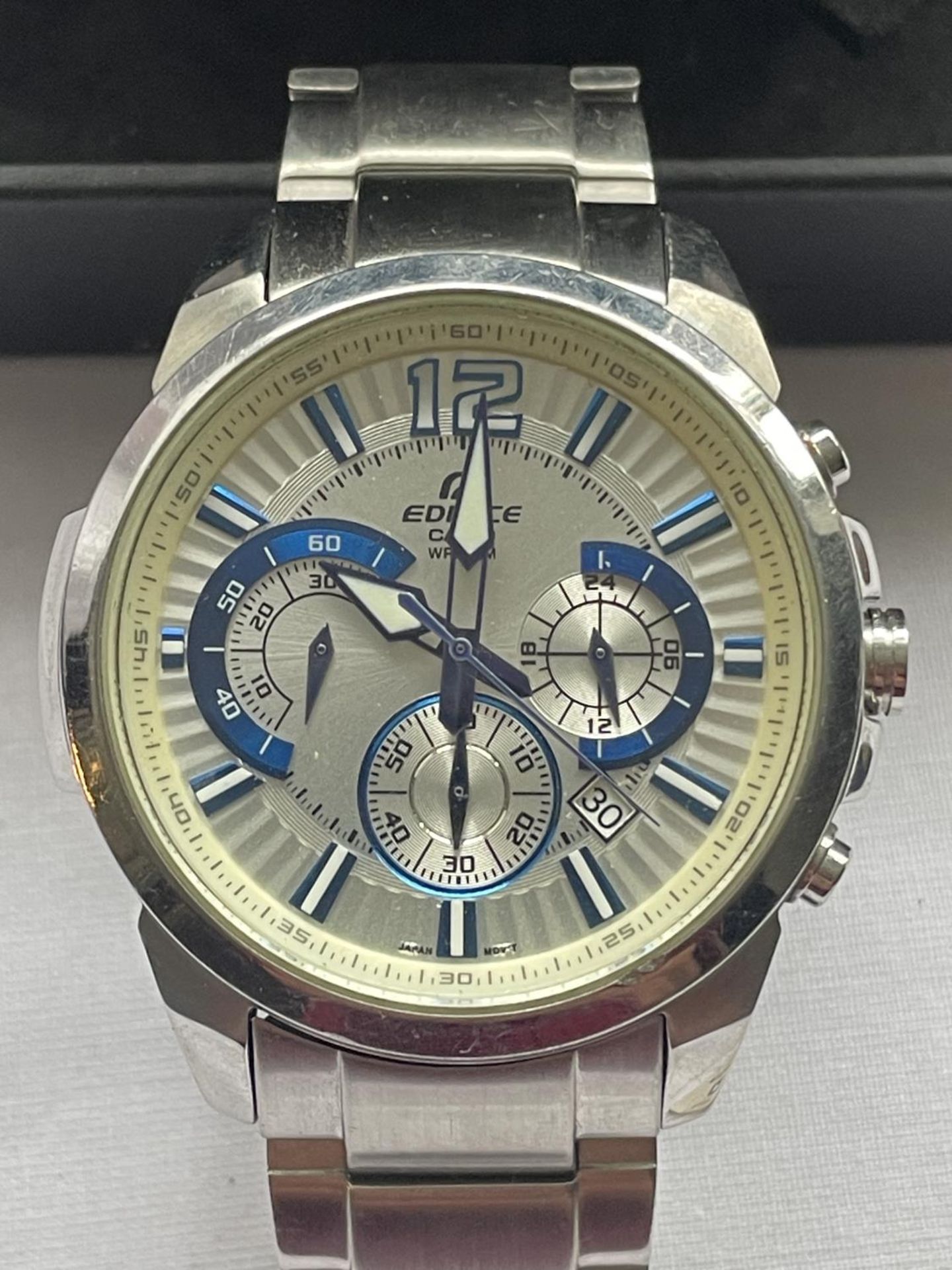 A CASIO EDIFICE WRIST WATCH NOT IN ORIGINAL PRESENTATION BOX SEEN WORKING BUT NO WARRANTY - Image 2 of 3