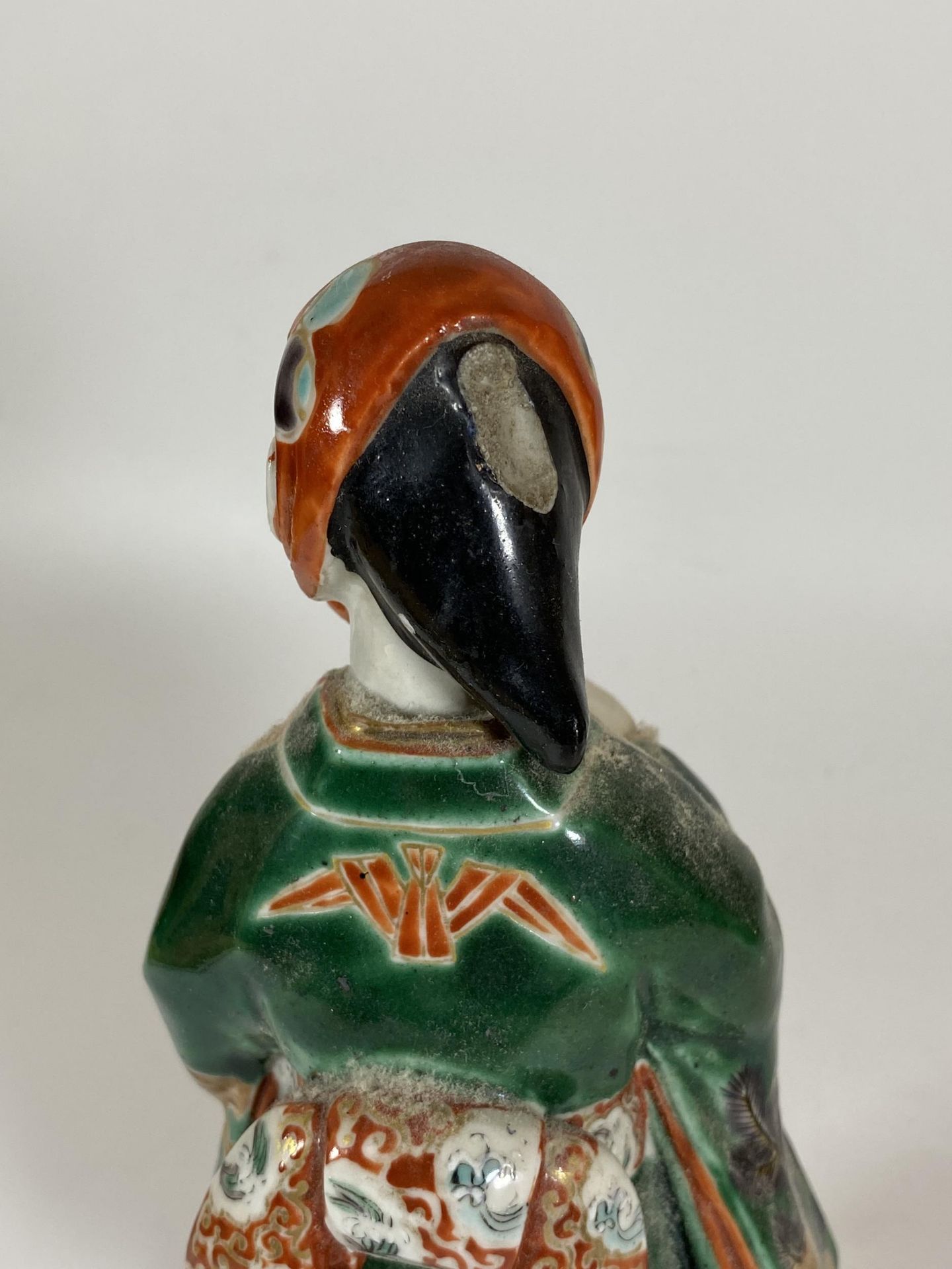 A 19TH CENTURY JAPANESE STONWARE FIGURE, HEIGHT 24.5CM - Image 5 of 7