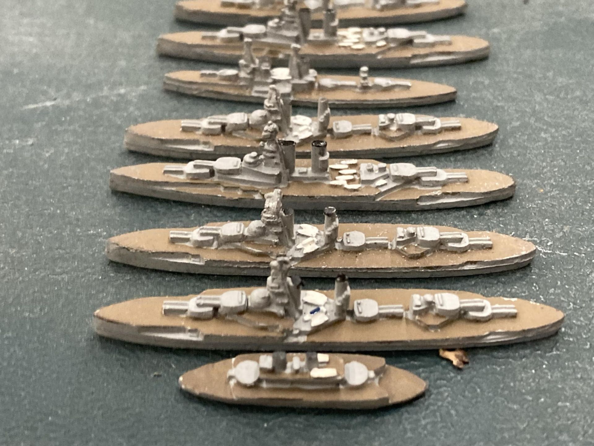A COLLECTION OF LEAD BATTLESHIPS - 10 IN TOTAL - Image 2 of 3