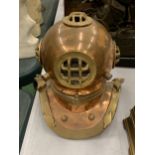 A BRASS AND COPPER MODEL OF A DIVERS HELMET, HEIGHT 20CM