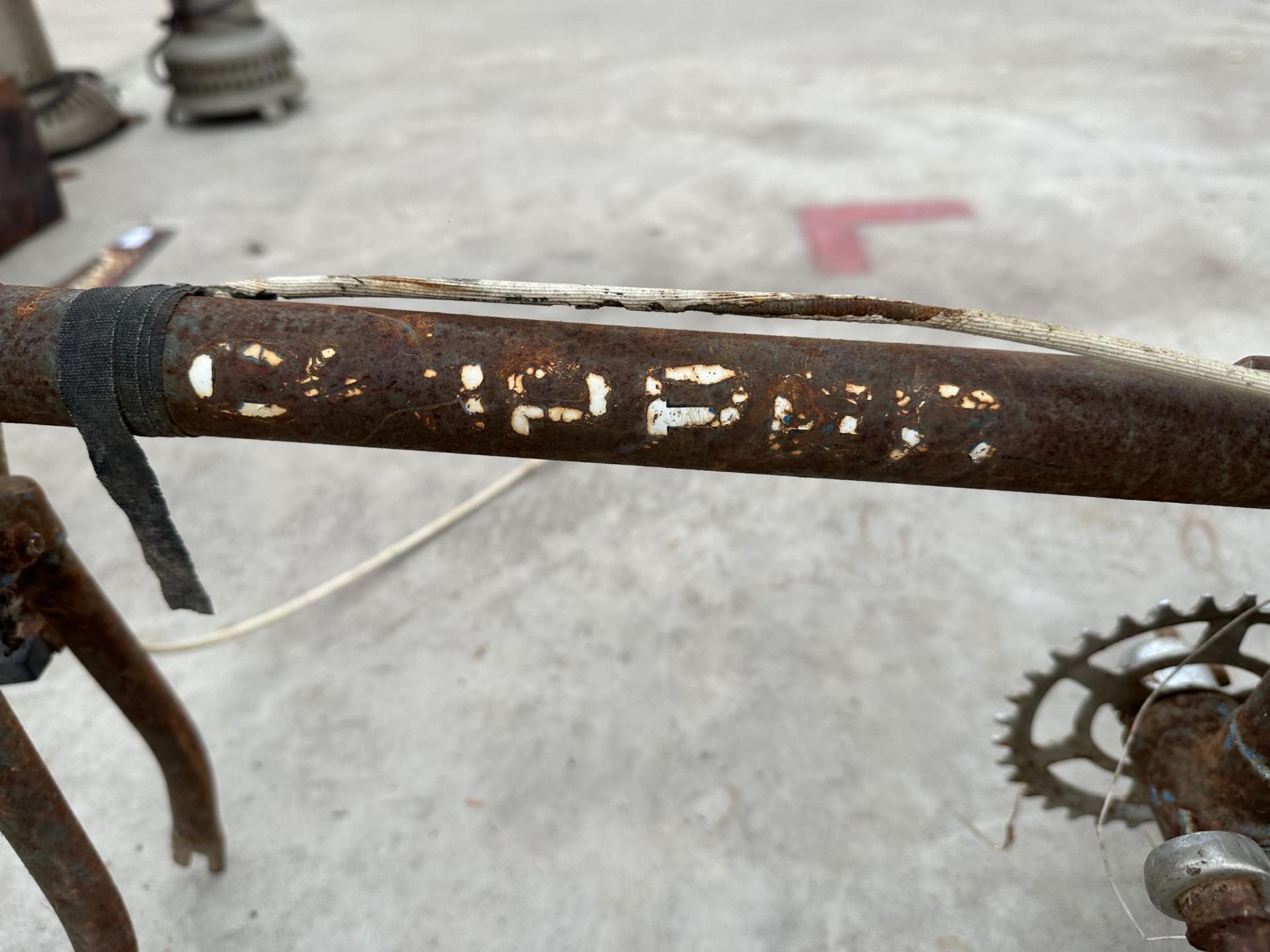 A VINTAGE RALEIGH CHIPPER BIKE FRAME - Image 5 of 5