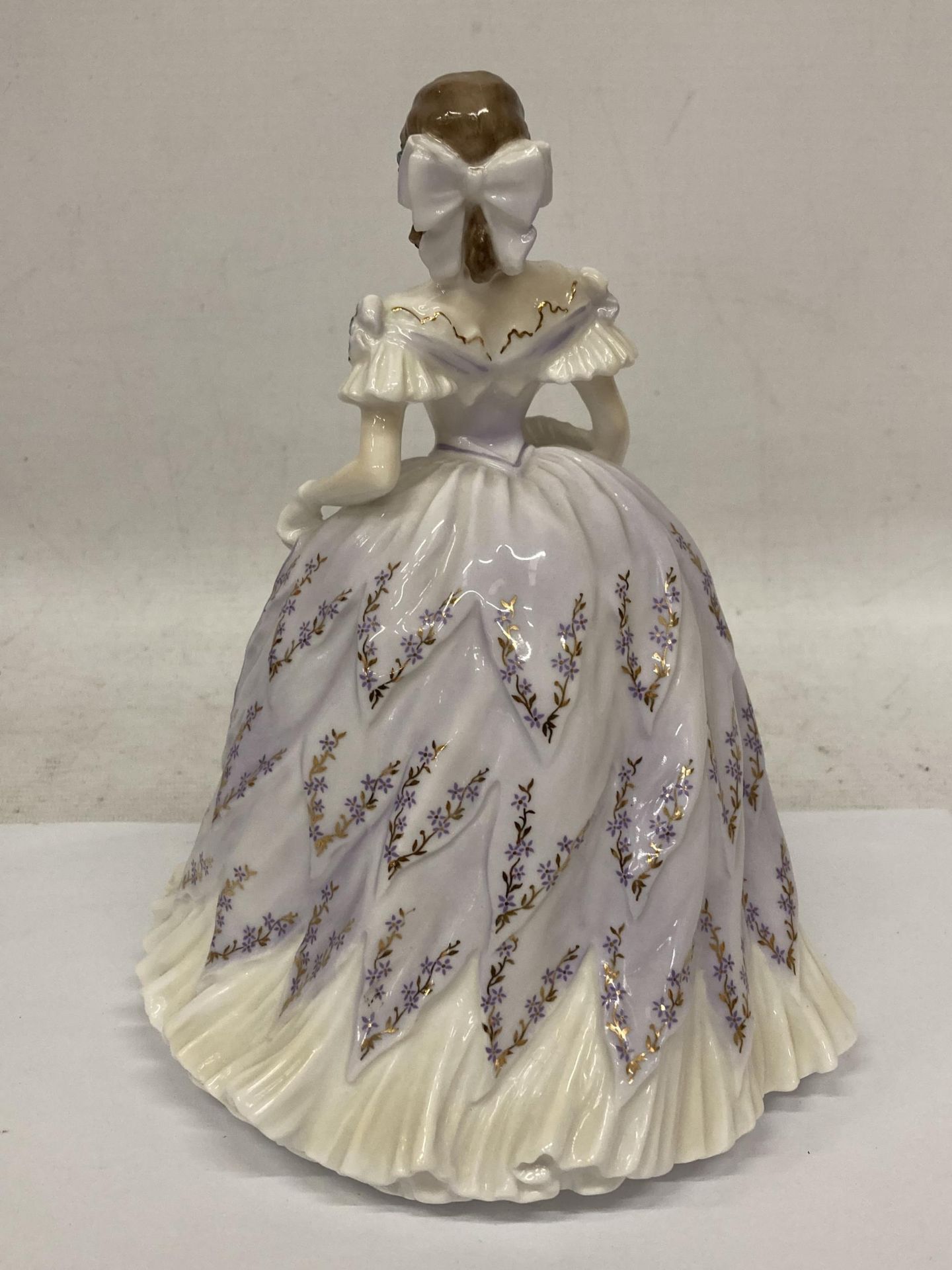 A COALPORT FIGURINE "THE LAST WALTZ" LIMITED EDITION 9,773 OF 12,500 - Image 3 of 5