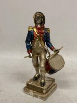 A LIMITED EDITION 9/200 FRENCH MODEL OF A DRUMMER BOY ON MARBLE BASE