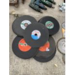 AN ASSORTMENT OF ANGLE GRINDER CUTTING DISCS