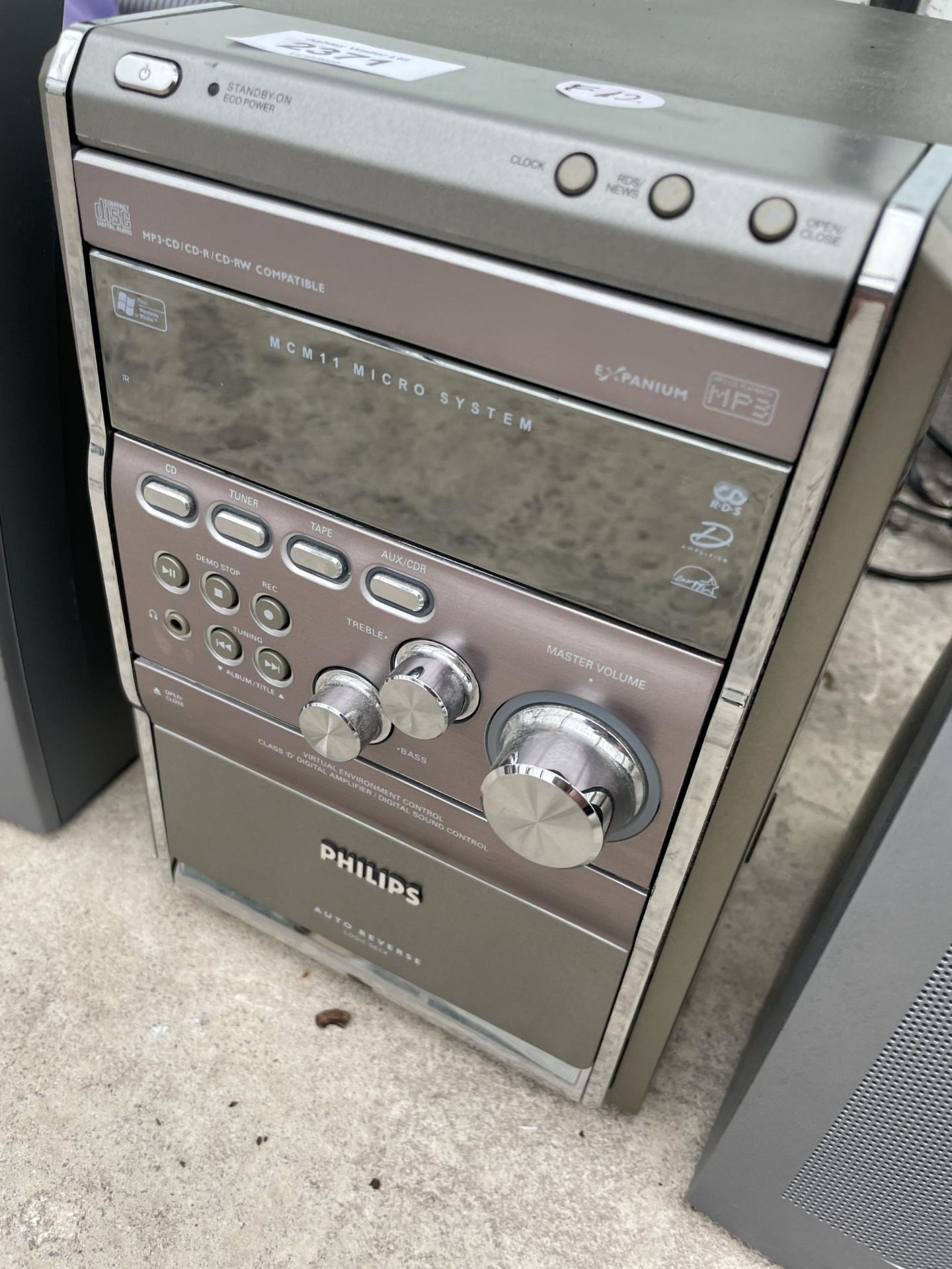 A PHILIPS STEREO SYSTEM WITH A PAIR OF SPEAKERS - Bild 2 aus 2