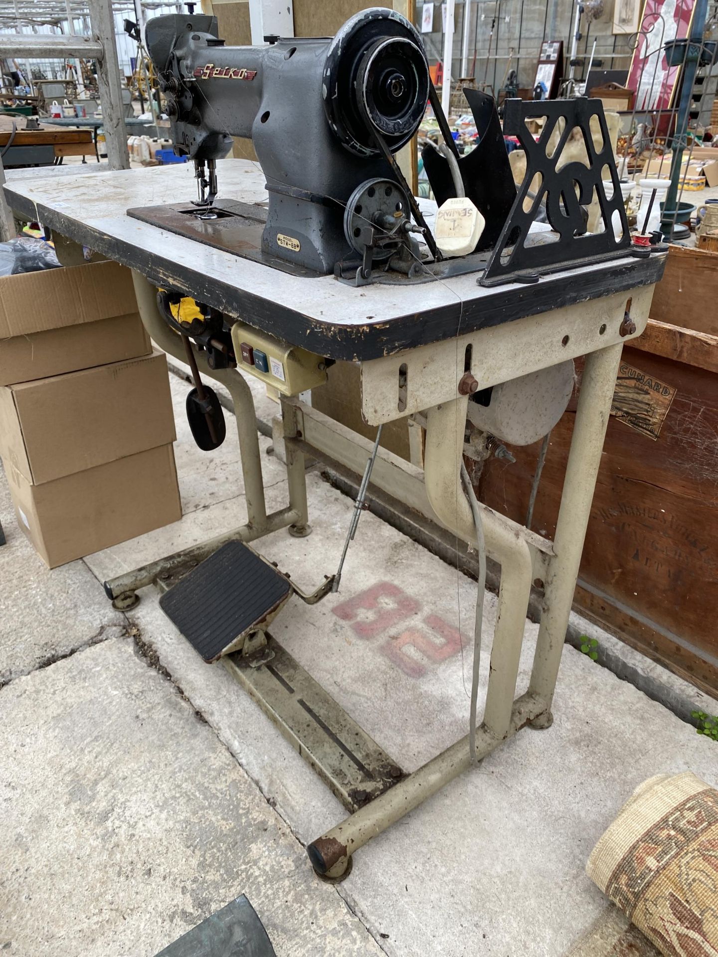 A SEIKO INDUSTRIAL SEWING MACHINE WITH TREADLE BASE - Image 5 of 5