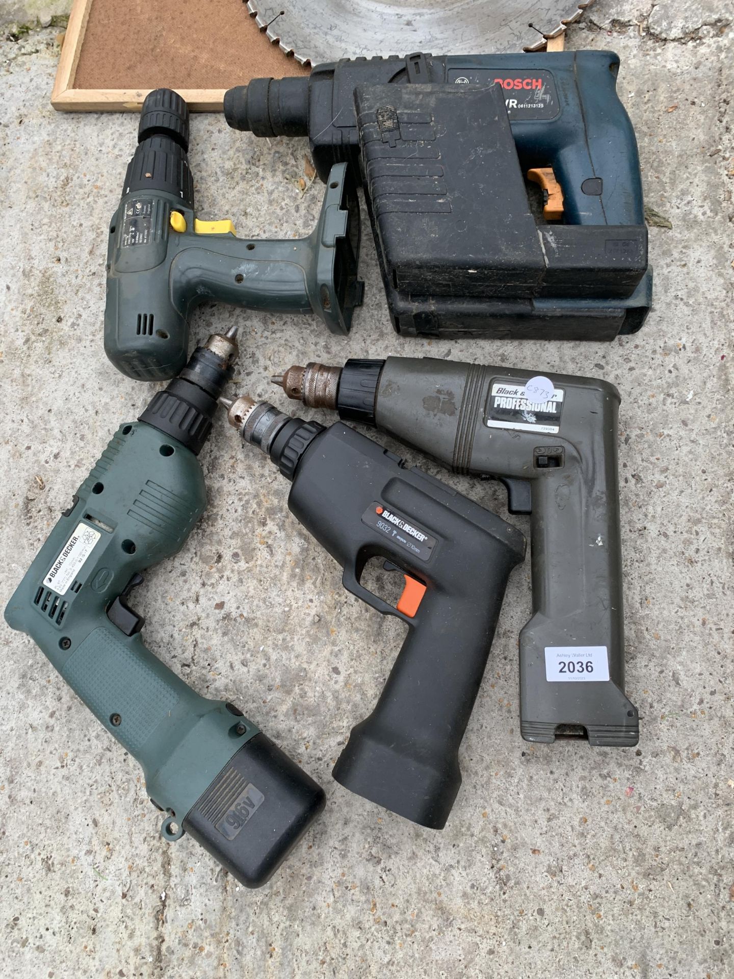 FIVE BATTERY DRILLS TO INCLUDE BOSCH ETC