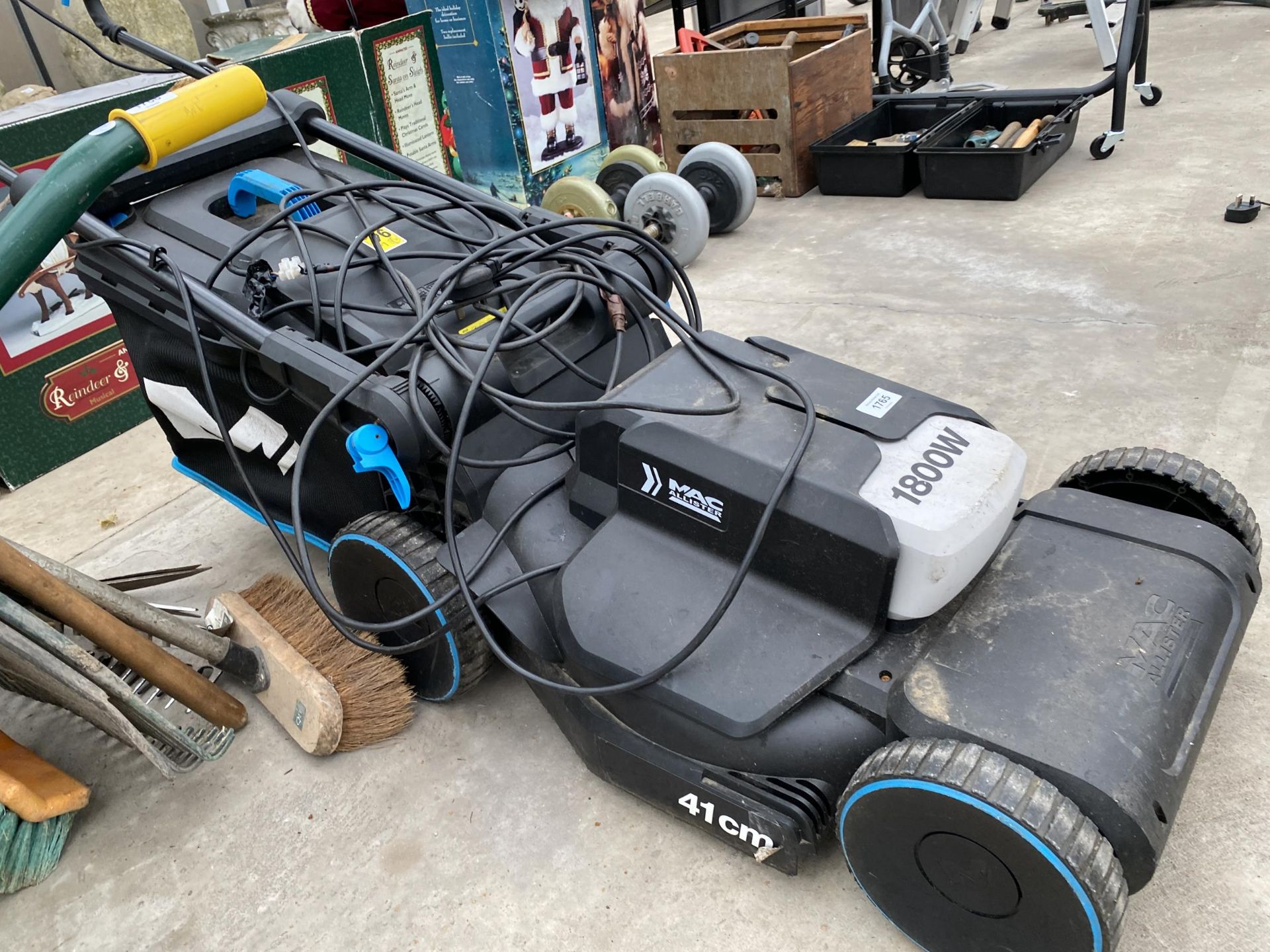 A MACALLISTER 41CM ELECTRIC LAWN MOWER WITH GRASS BOX (PLEASE NOTE WIRE DAMAGED AND REPAIRED WITH - Image 4 of 4