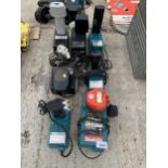 AN ASSORTMENT OF POWER TOOL BATTERIES AND CHARGERS TO INCLUDE MAKITA