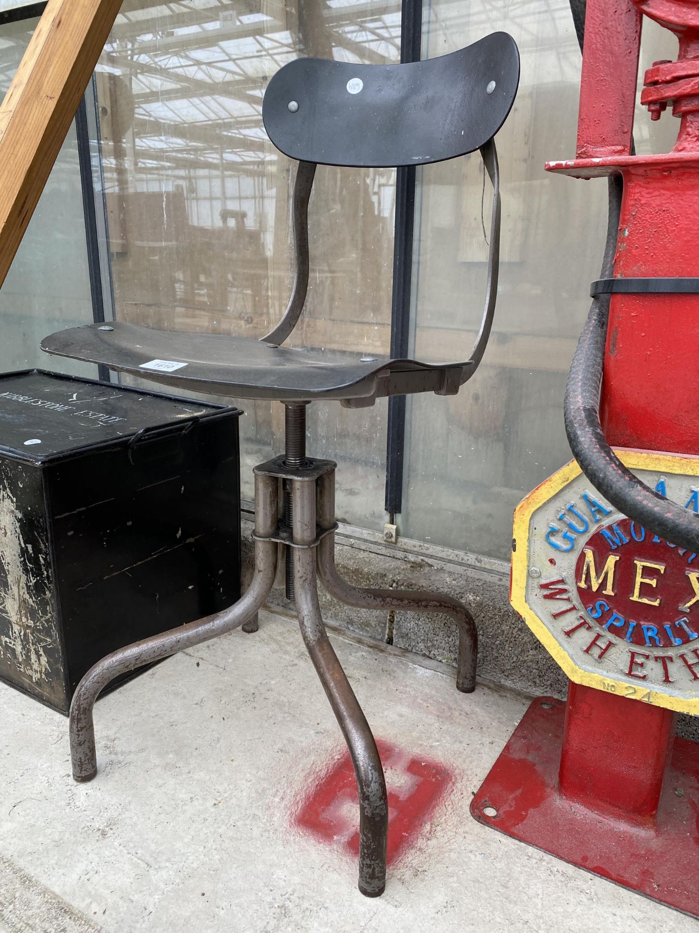 AN INDUSTRIAL ADJUSTABLE MACHINIST CHAIR - Image 2 of 2