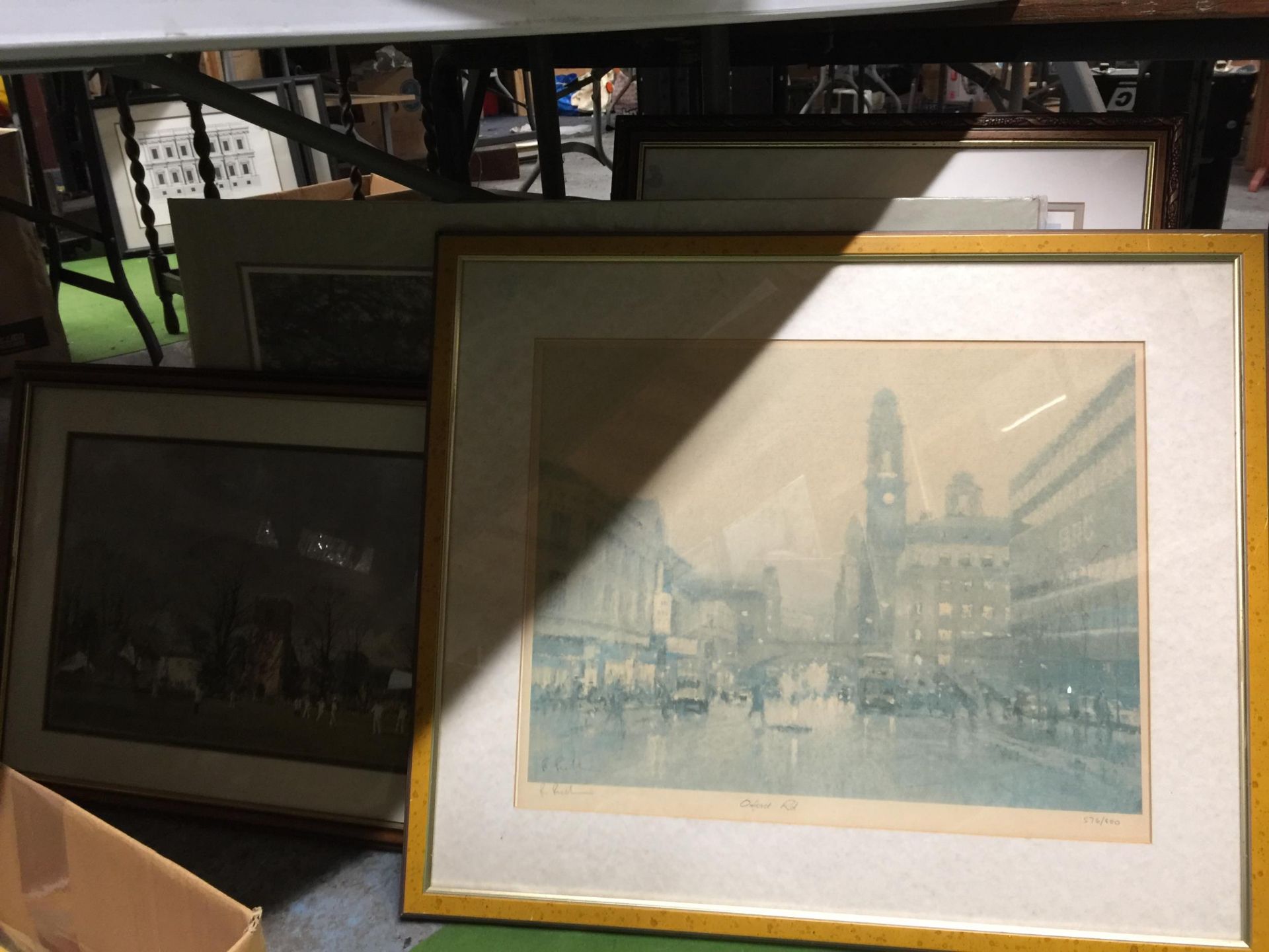 A COLLECTION OF FRAMED PRINTS TO INCLUDE A BOB RICHARDSON SIGNED OXFORD ST, MANCHESTER EXAMPLE, L.