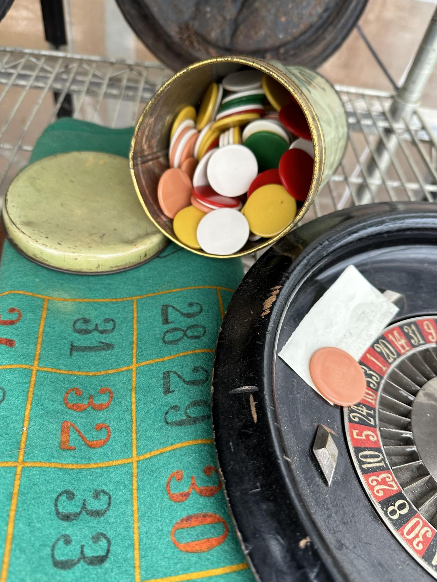 A VINTAGE ROULETTE GAME CONSISTING OF A WHEEL, COUNTERS AND CLOTH ETC - Image 2 of 3