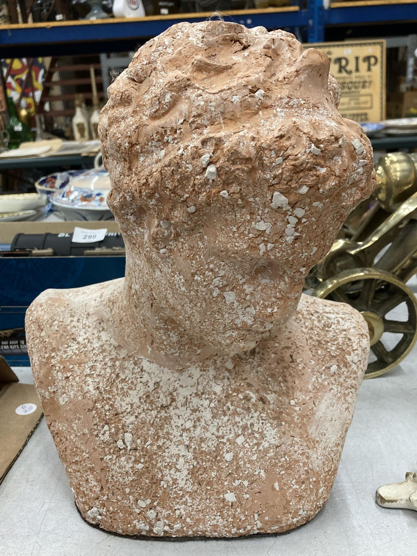 A RECONSTITUTED STONE BUST, HEIGHT 32CM