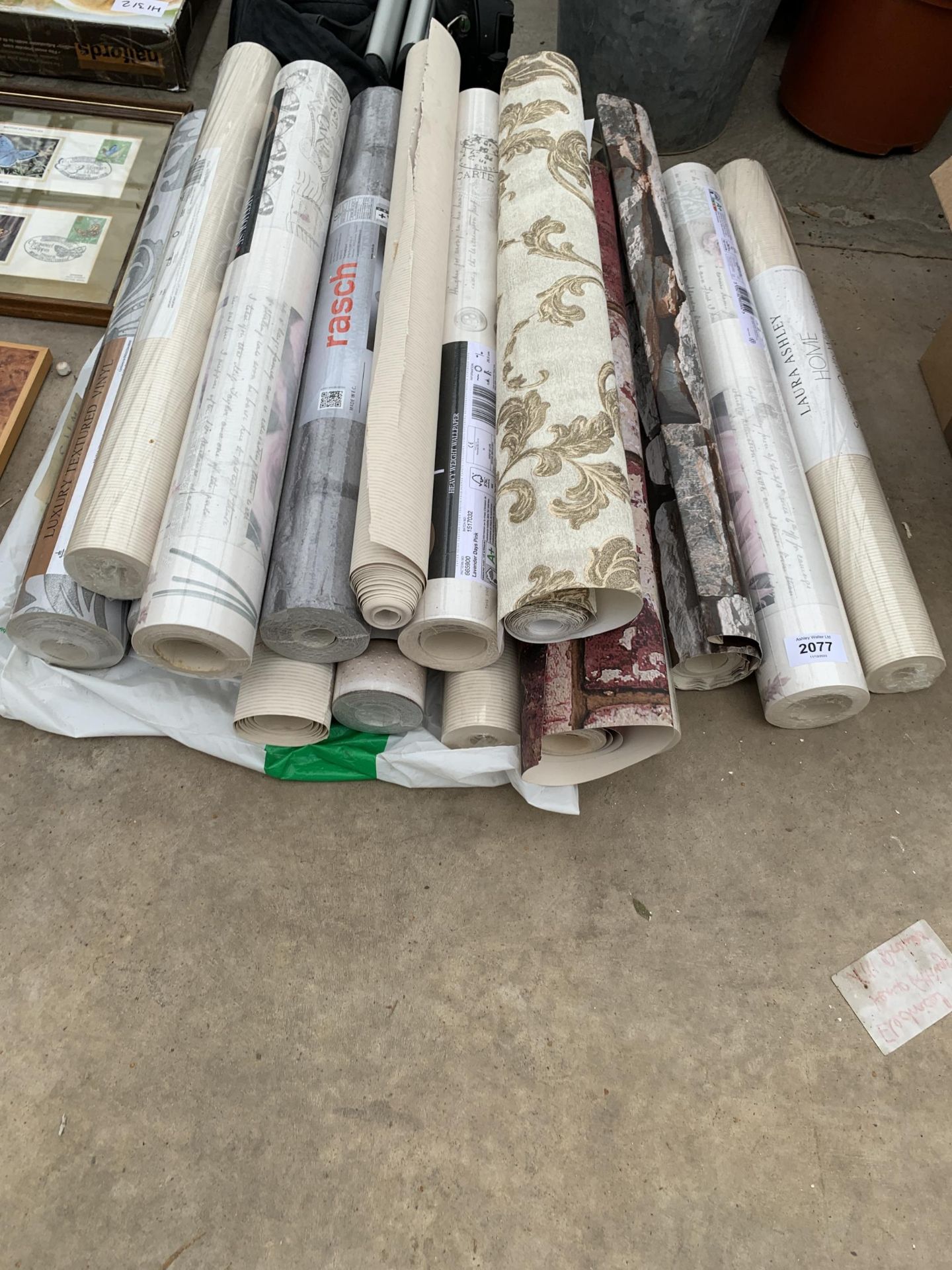 VARIOUS ROLLS OF ASSORTED WALL PAPER