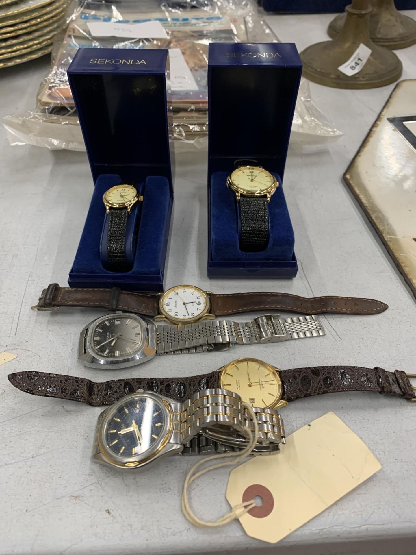 A COLLECTION OF WRISTWATCHES TO INCLUDE TWO BOXED SEKONDA, LIMIT, ACCURIST AND PULSAR - 6 IN TOTAL