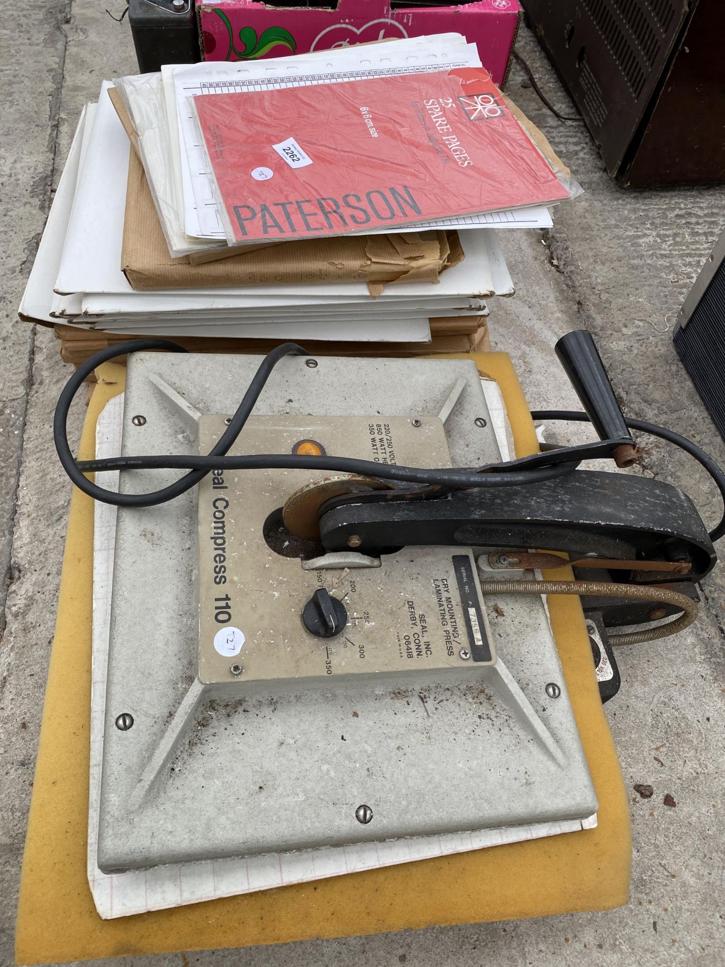 A SEAL COMPRESS 110 PRINTING PRESS AND AN ASSORTMENT OF PRINTING PAPER - Image 2 of 3