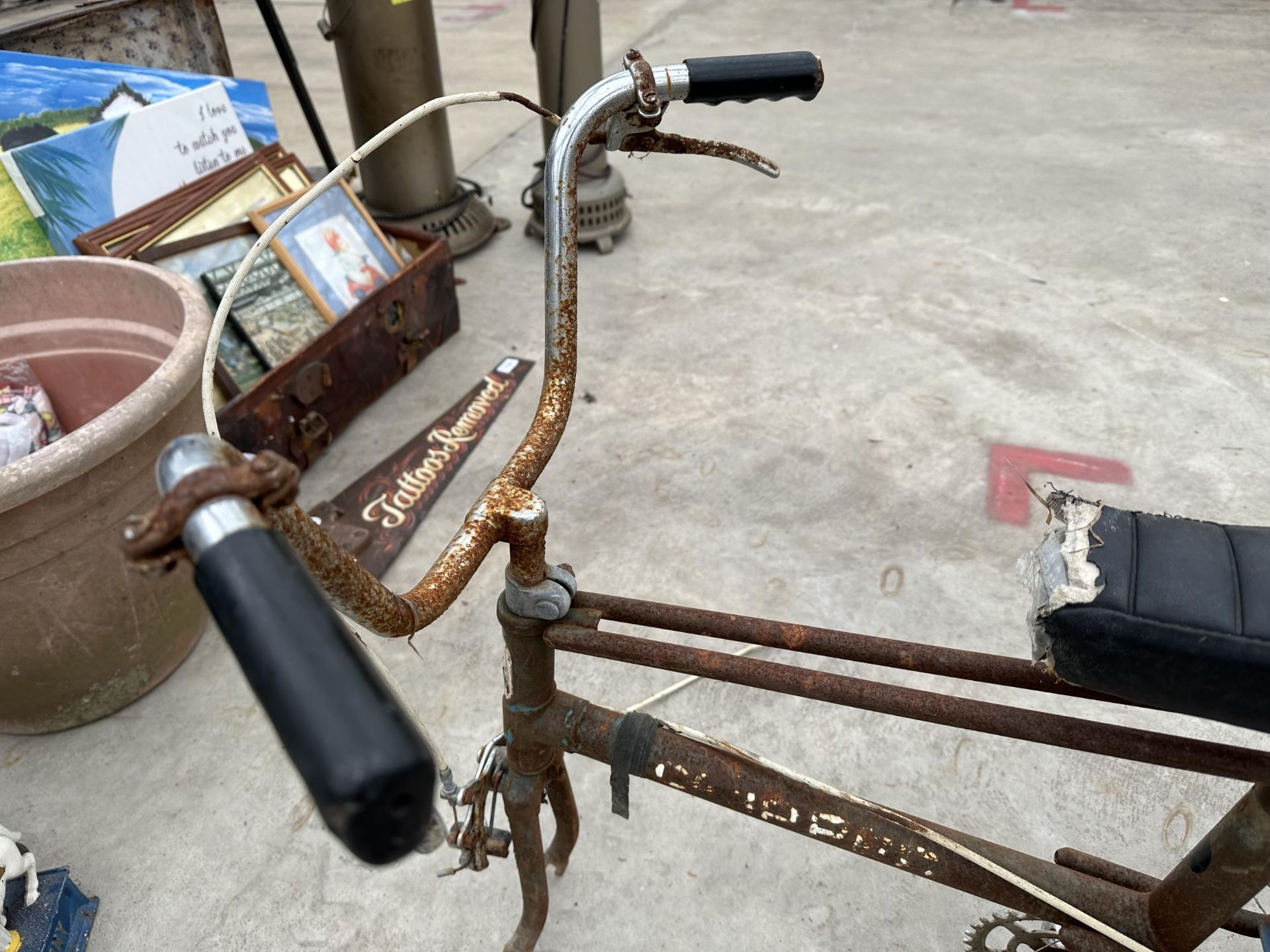 A VINTAGE RALEIGH CHIPPER BIKE FRAME - Image 4 of 5