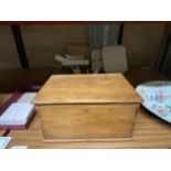 A VINTAGE OAK STORAGE BOX