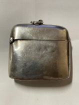 A HALLMARKED BIRMINGHAM SILVER VESTA CASE