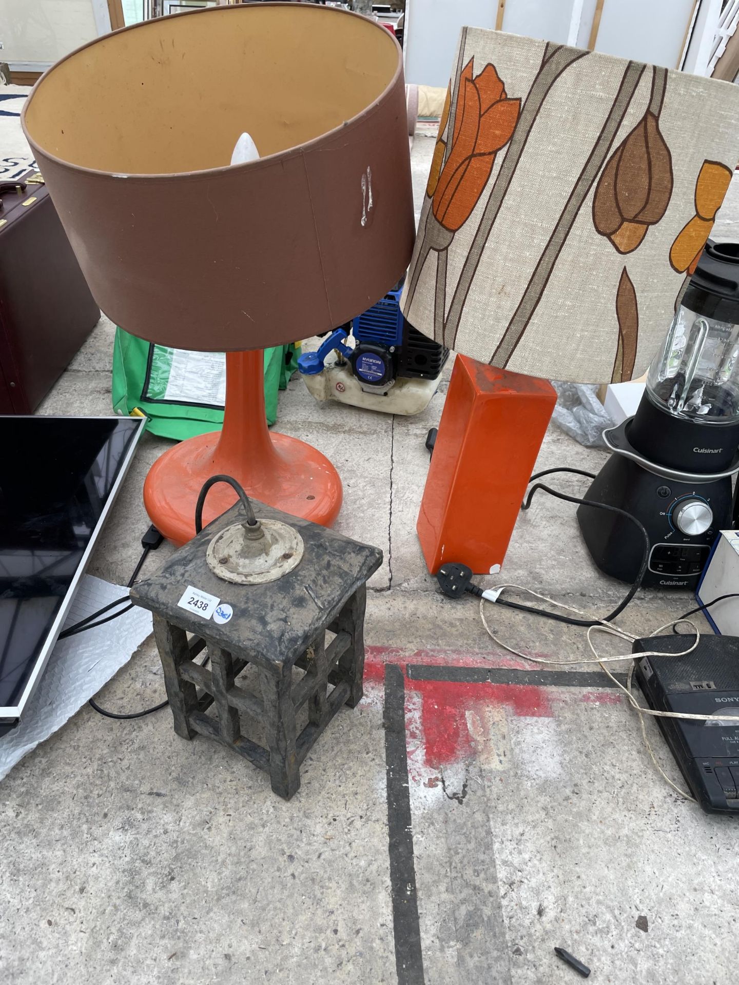 TWO RETRO ORANGE TABLE LAMPS AND A LANTERN CIELING LIGHT