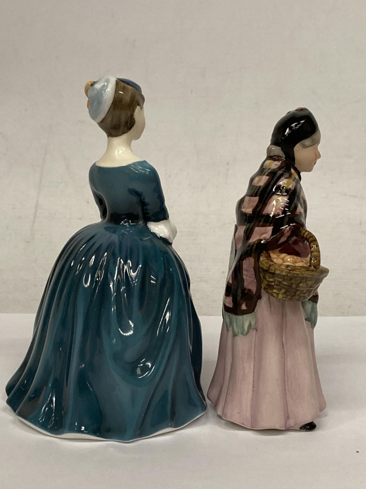 TWO ROYAL DOULTON FIGURINES "THE ORANGE LADY" FROM THE MINIATURE STREET VENDORS AND CHERIE HN2341 - Bild 2 aus 4