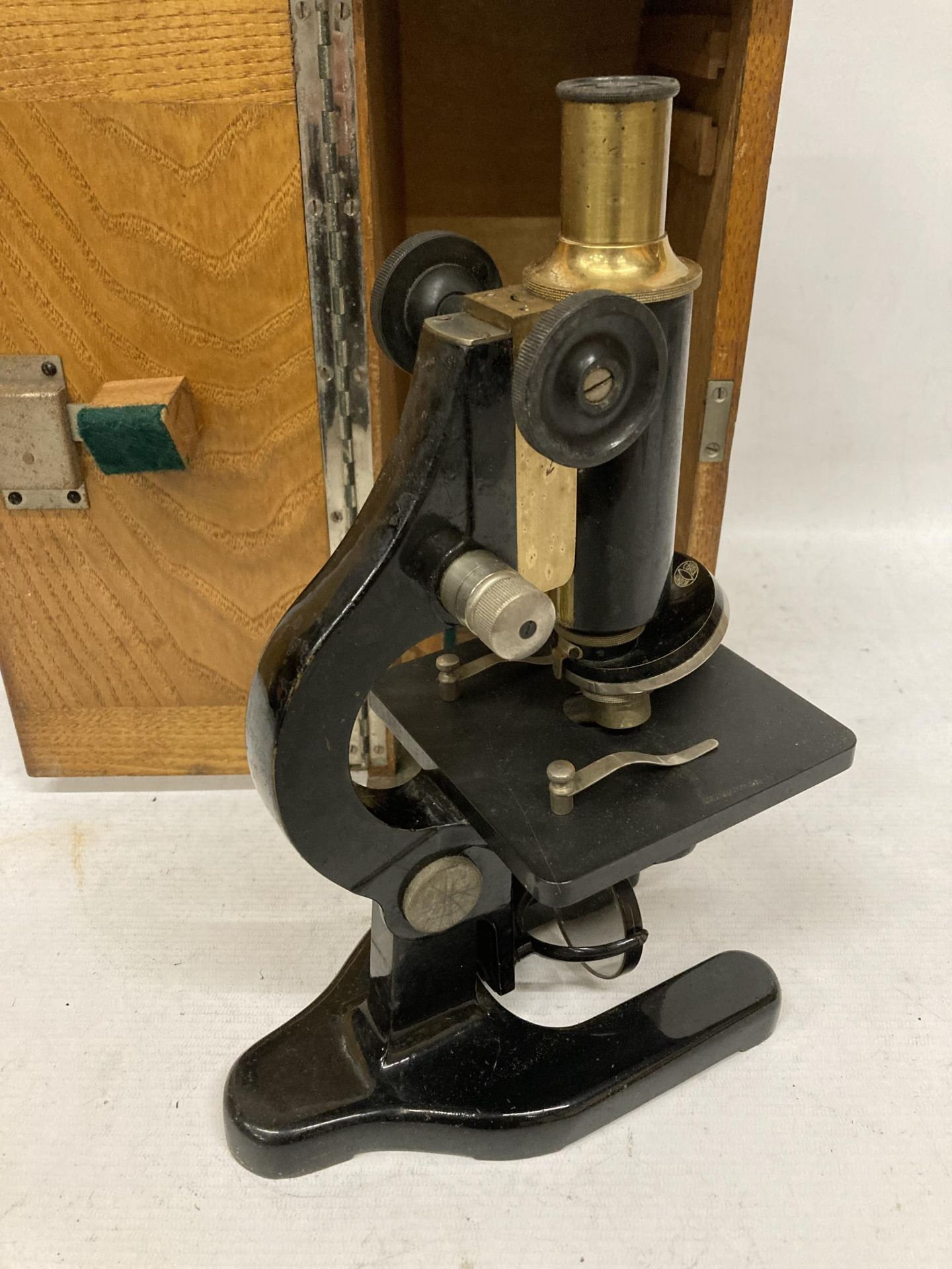 A VINTAGE CASED C.BAKER, LONDON MICROSCOPE - Image 3 of 6