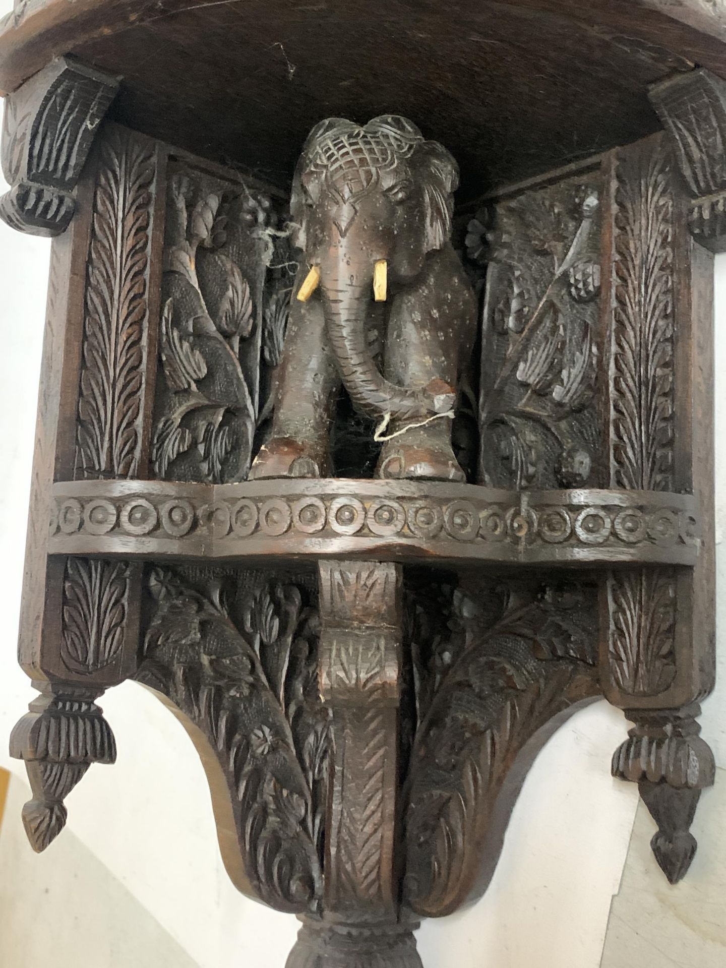 A VINTAGE CARVED WOODEN CORNER CABINET WITH GODESS DESIGN TO THE DOOR AND ELEPHANT TO THE LOWER - Image 2 of 5