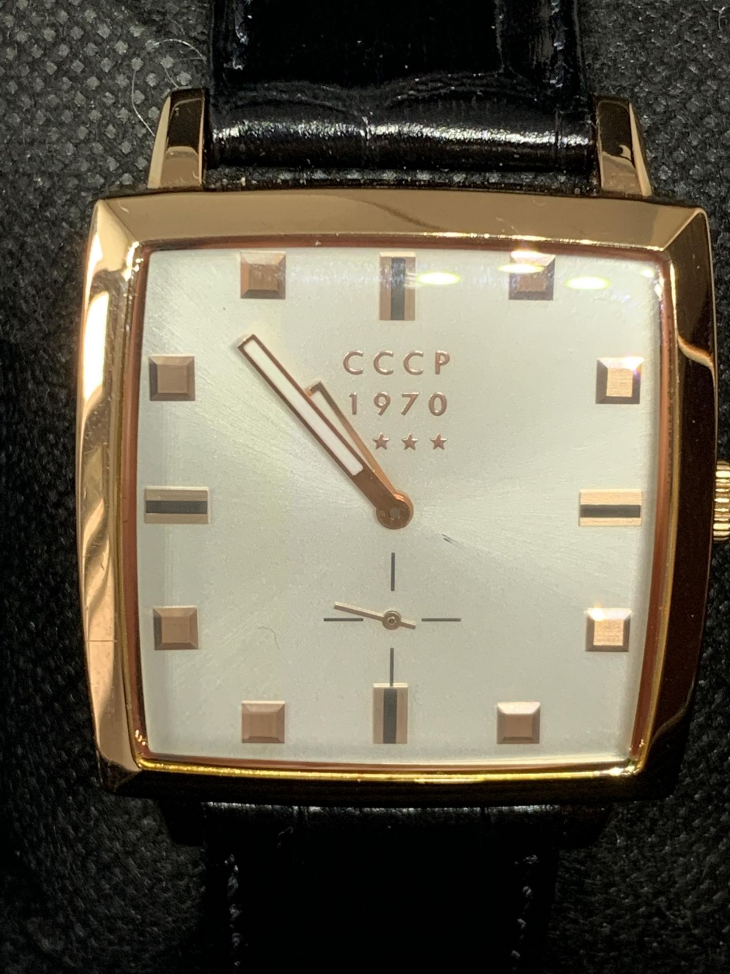 A CCCP RUSSIAN SUB DIAL WATCH AND A BRACLET IN A PRESENTATION BOS SEEN WORKING BUT NO WARRANTY - Bild 2 aus 2