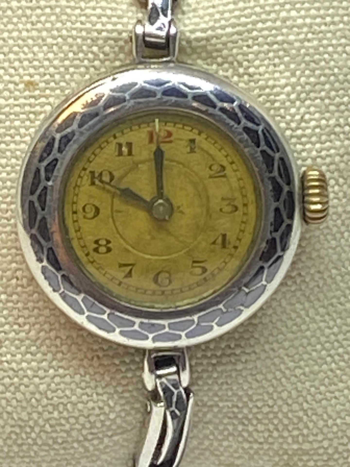 A SILVER WWI WRISTWATCH - Image 2 of 3