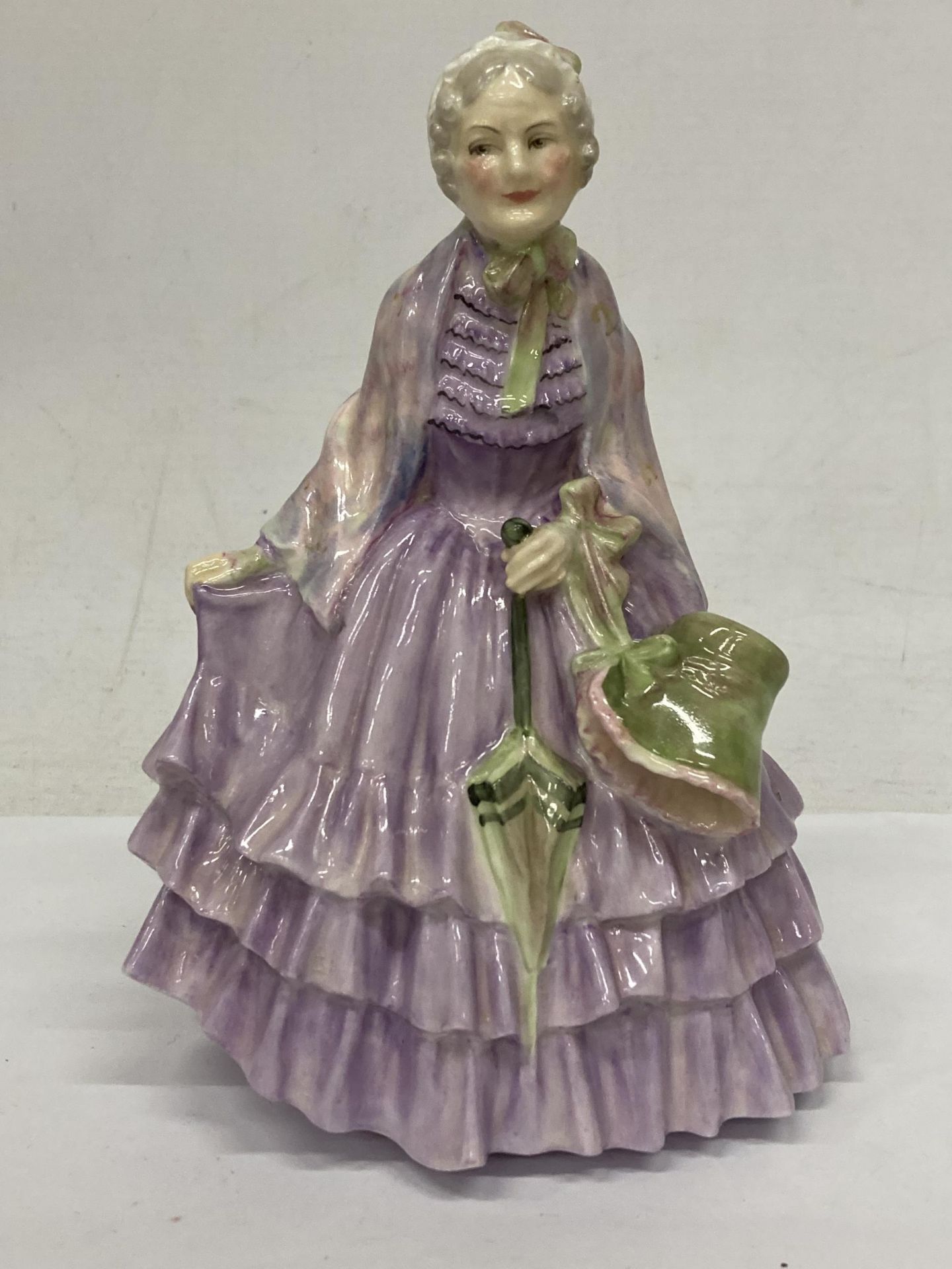 A ROYAL DOULTON FIGURE OF A GENTLEWOMAN HN1632