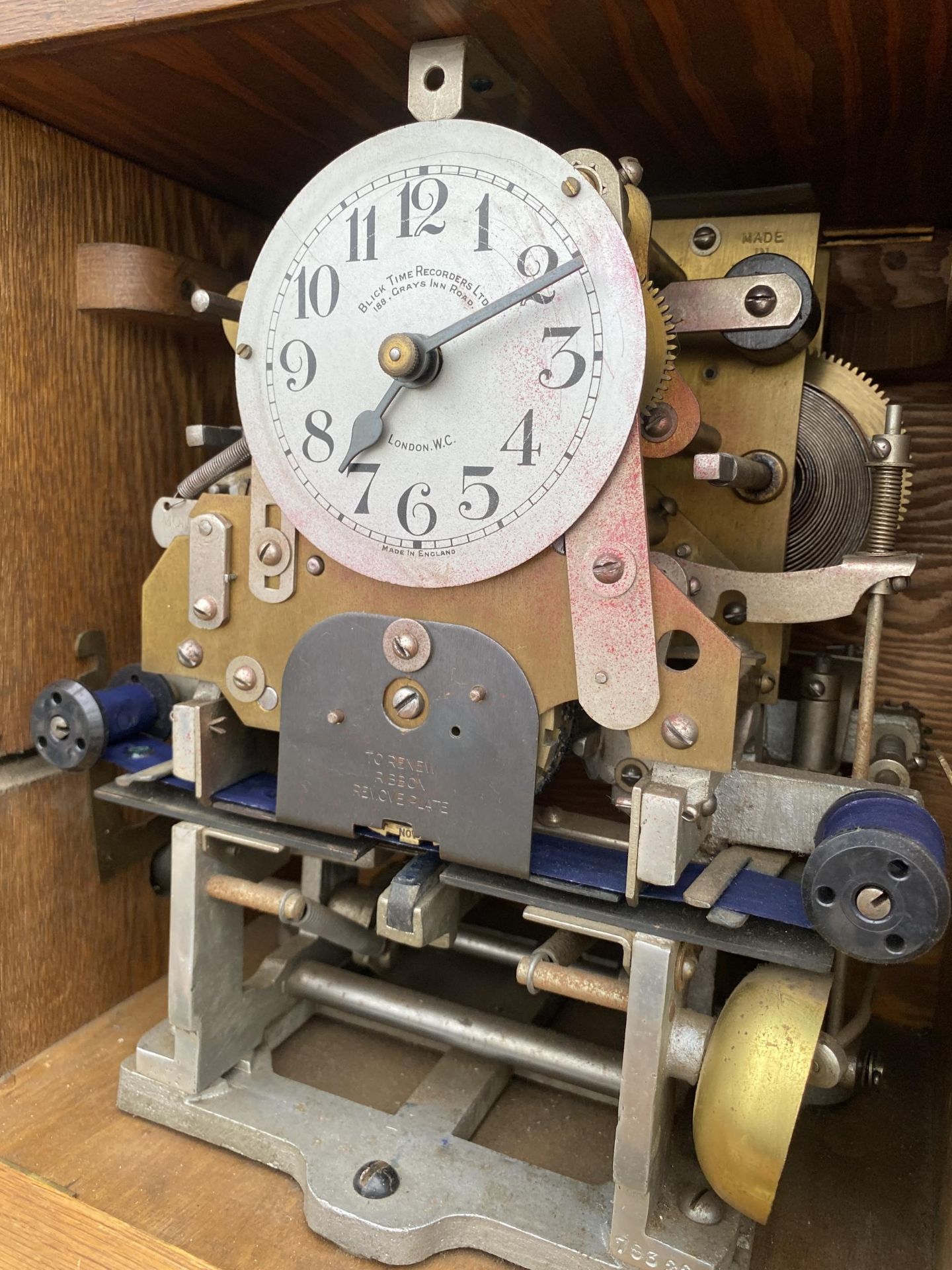A VINTAGE OAK CASED BLICK TIME RECORDERS LTD CLOCKING IN MACHINE - Image 4 of 6