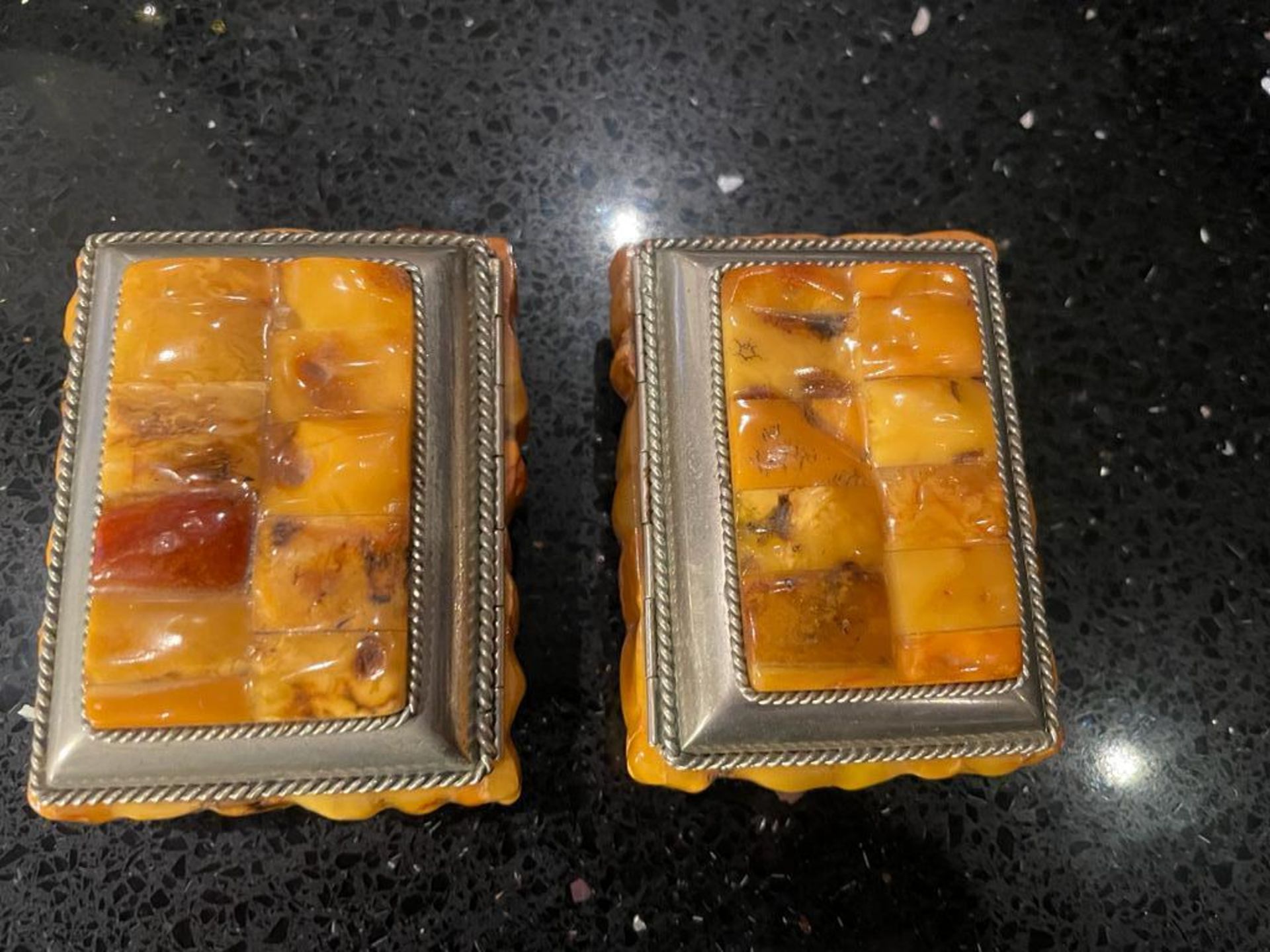 A PAIR OF VINTAGE, BELIEVED YELLOW AMBER, TRINKET BOXES WITH WHITE METAL BORDER AND BASES - Image 2 of 3