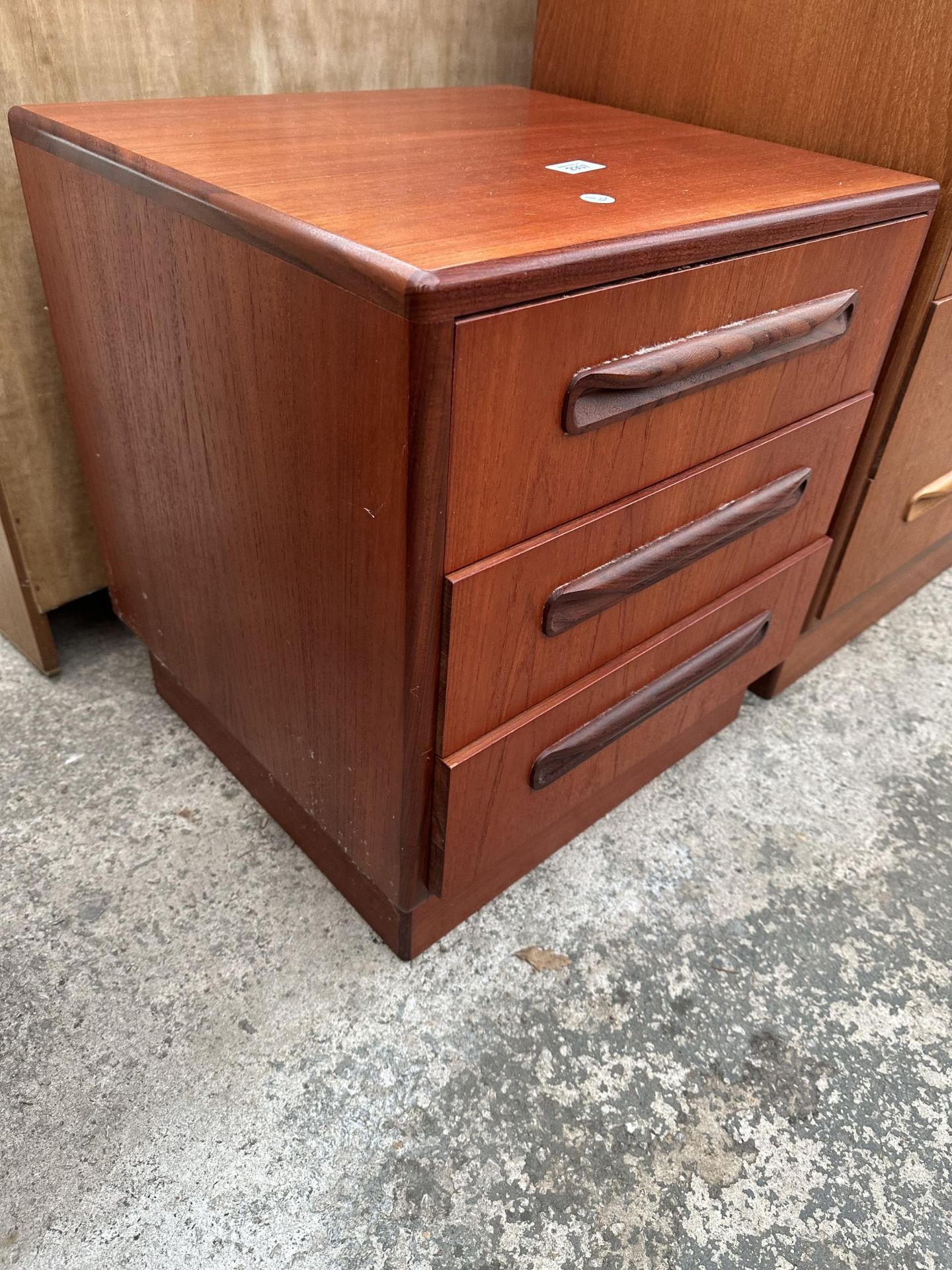 A RETRO TEAK G-PLAN BEDSIDE CHEST OF THREE DRAWERS, 19" WIDE - Image 3 of 4