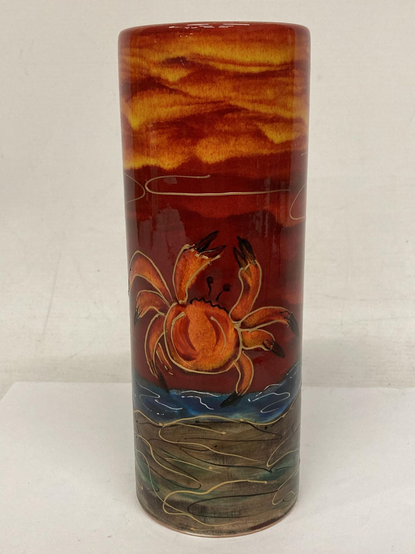 AN ANITA HARRIS HAND PAINTED AND SIGNED IN GOLD CRAB VASE