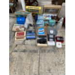 AN ASSORTMENT OF VINTAGE AND RETRO ITEMS TO INCLUDE A NINTNDO DS, SAFETY ALARMS AND LIGHTS ETC