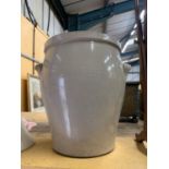 A LARGE STONEWARE POT/PLANTER, HEIGHT 39CM