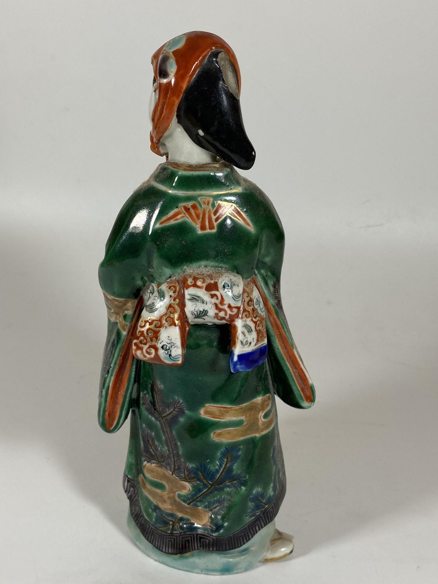 A 19TH CENTURY JAPANESE STONWARE FIGURE, HEIGHT 24.5CM - Image 4 of 7